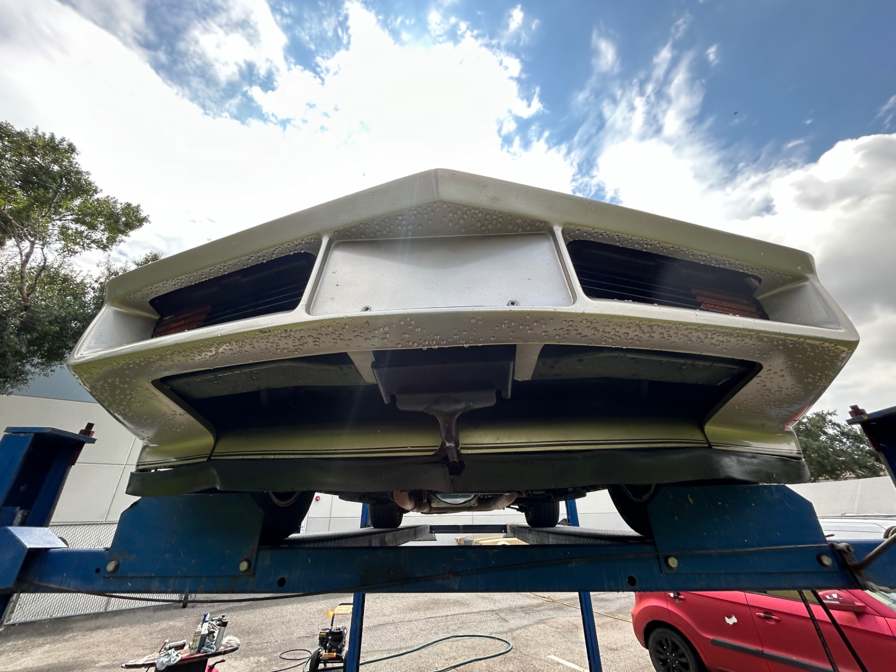 Vehicle photo 34