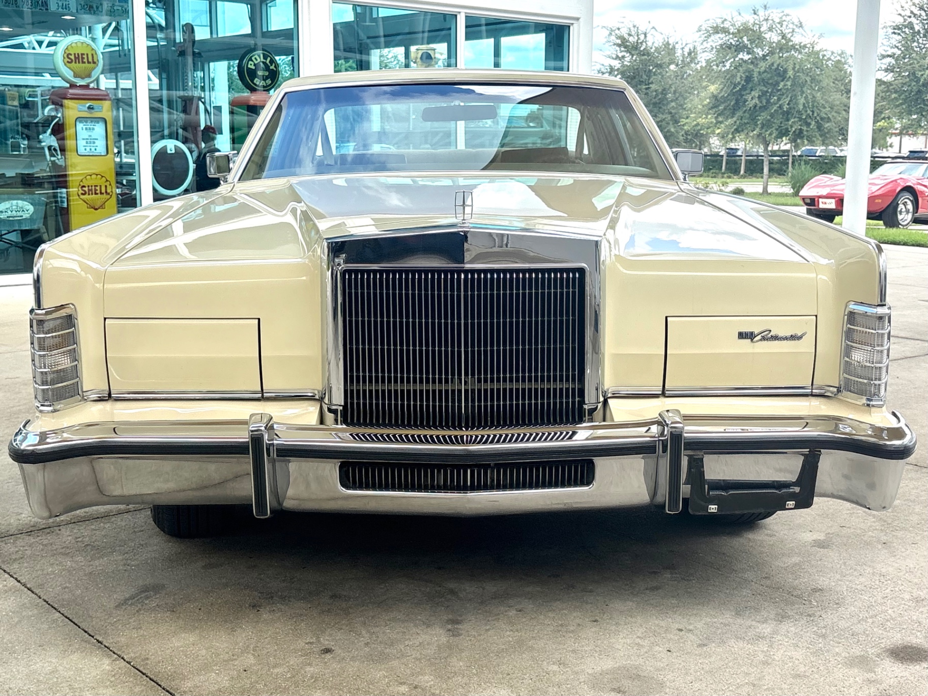 Vehicle photo 2