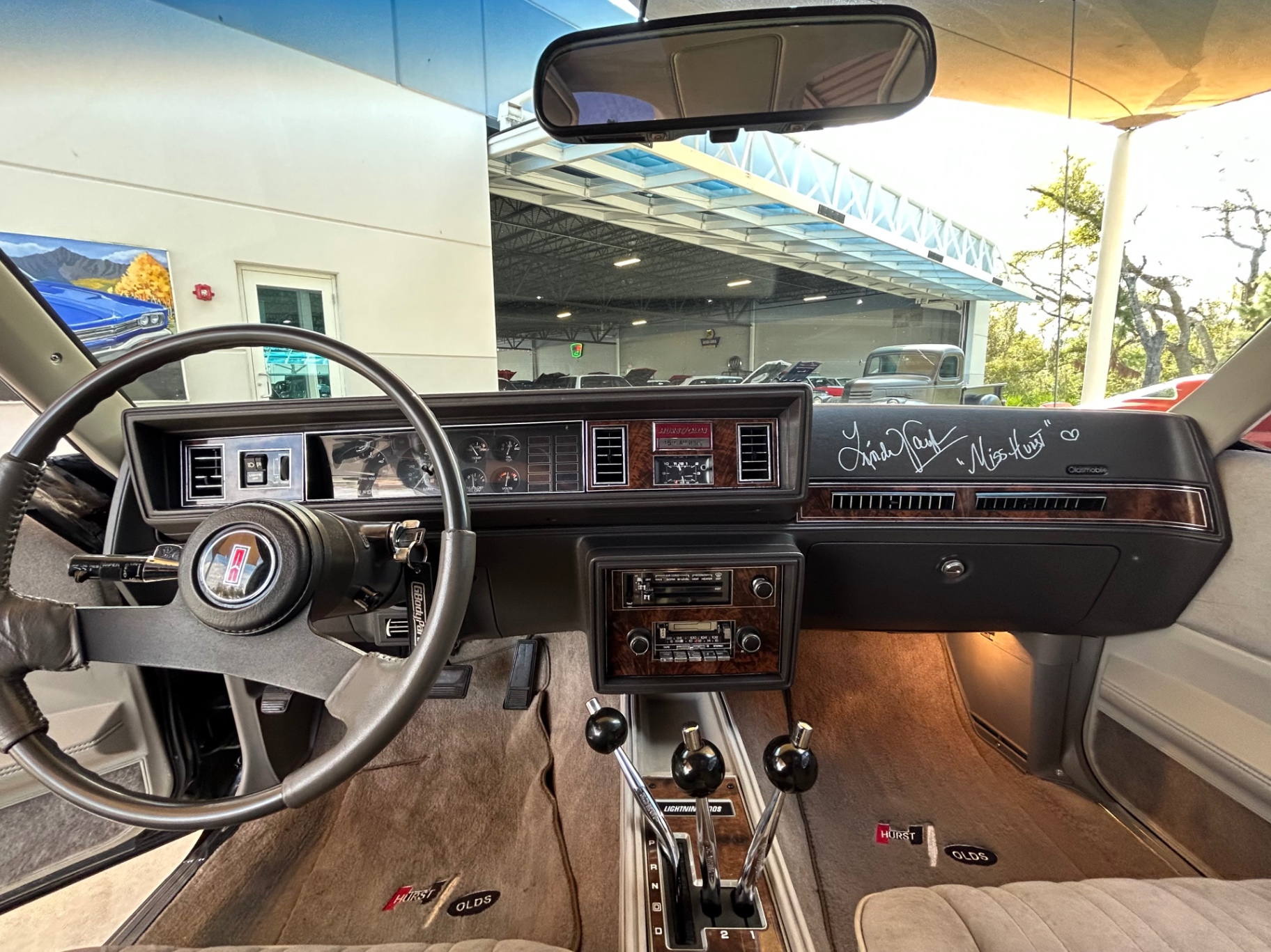Vehicle photo 30