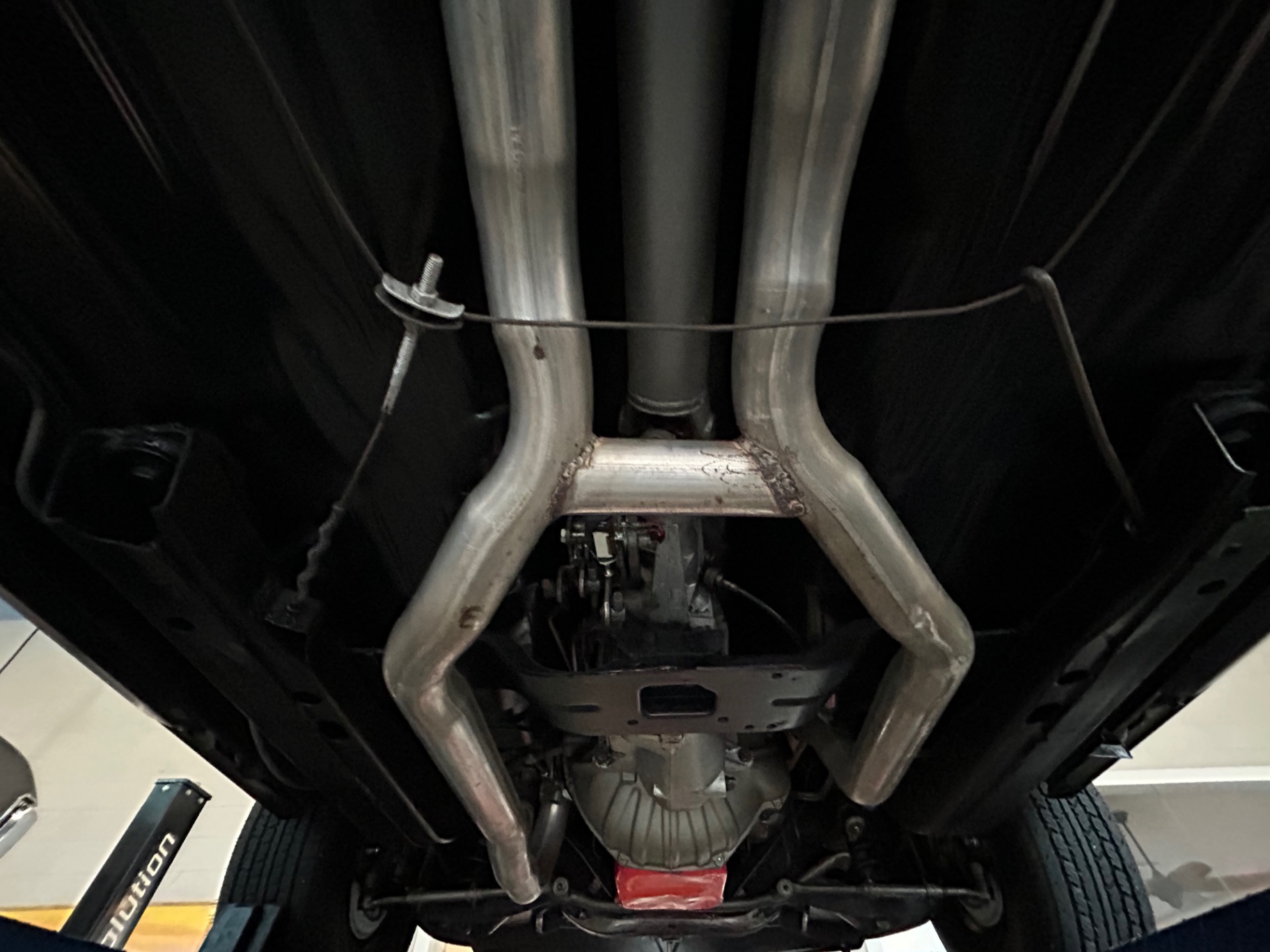 Vehicle photo 33