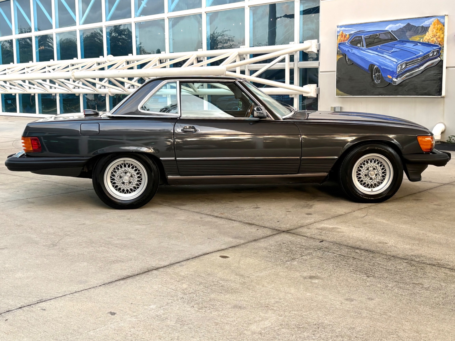 Vehicle photo 5
