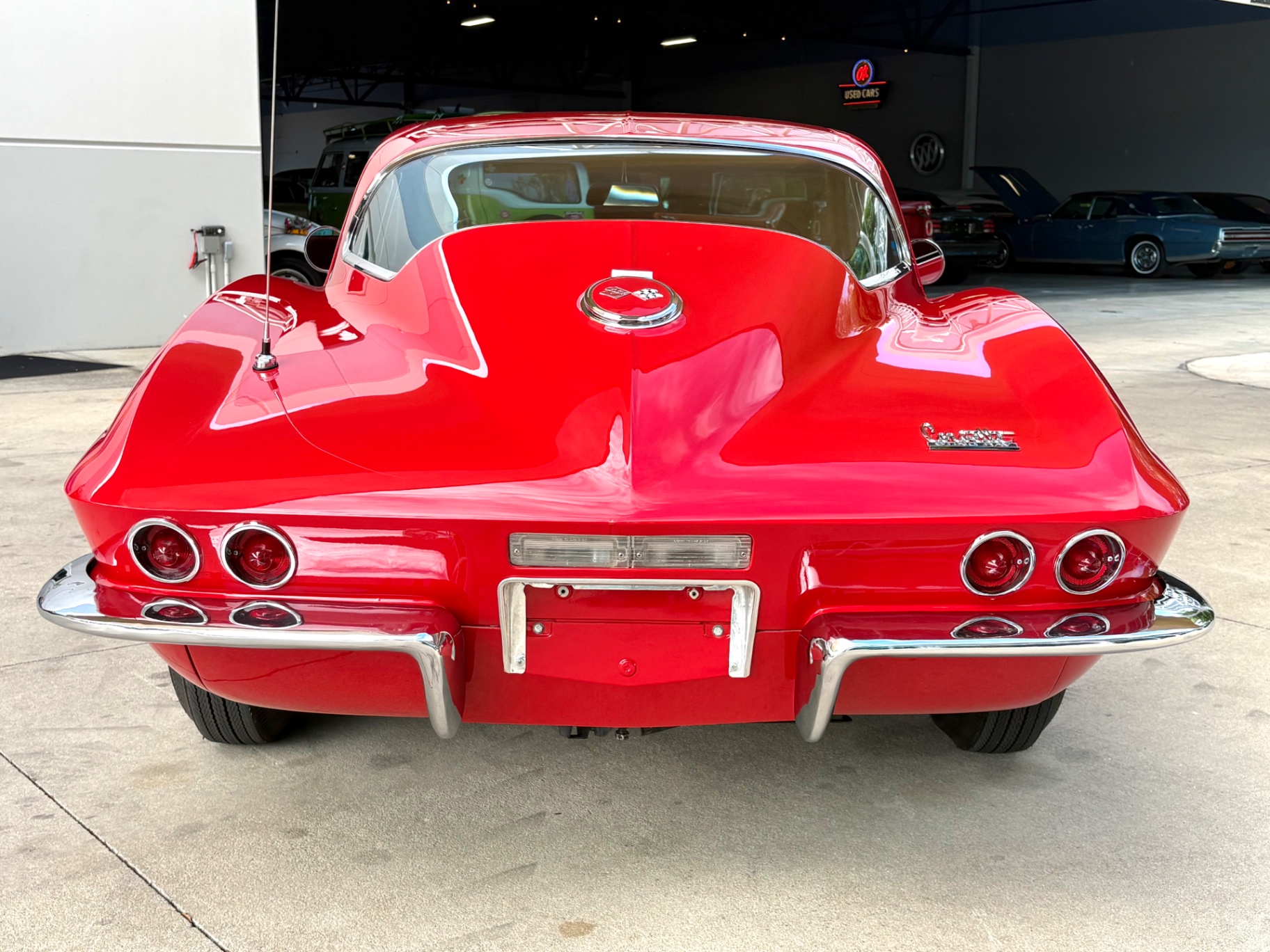 Vehicle photo 8