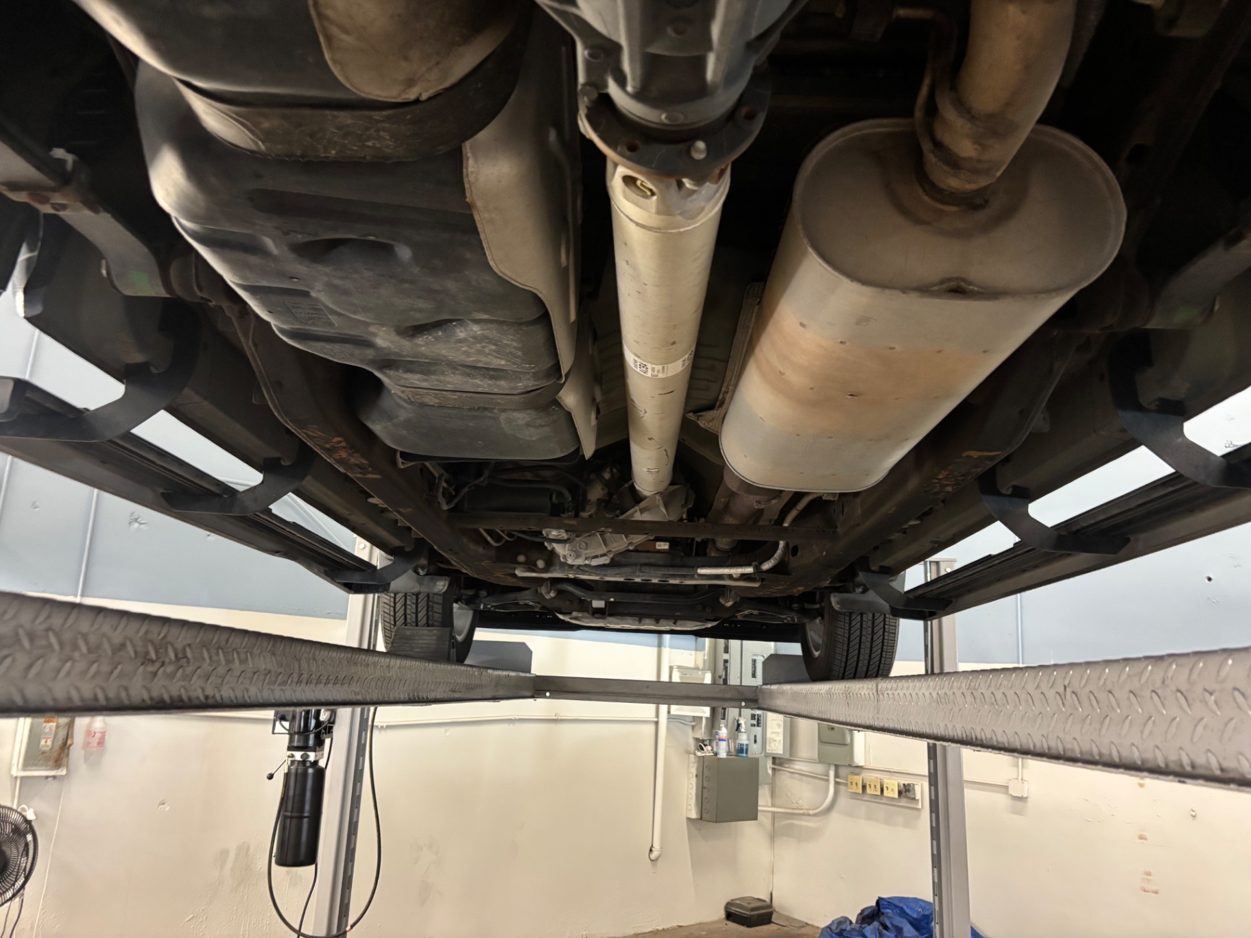 Vehicle photo 33