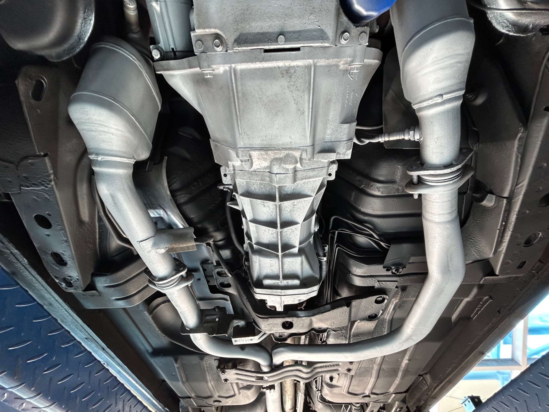 Vehicle photo 37