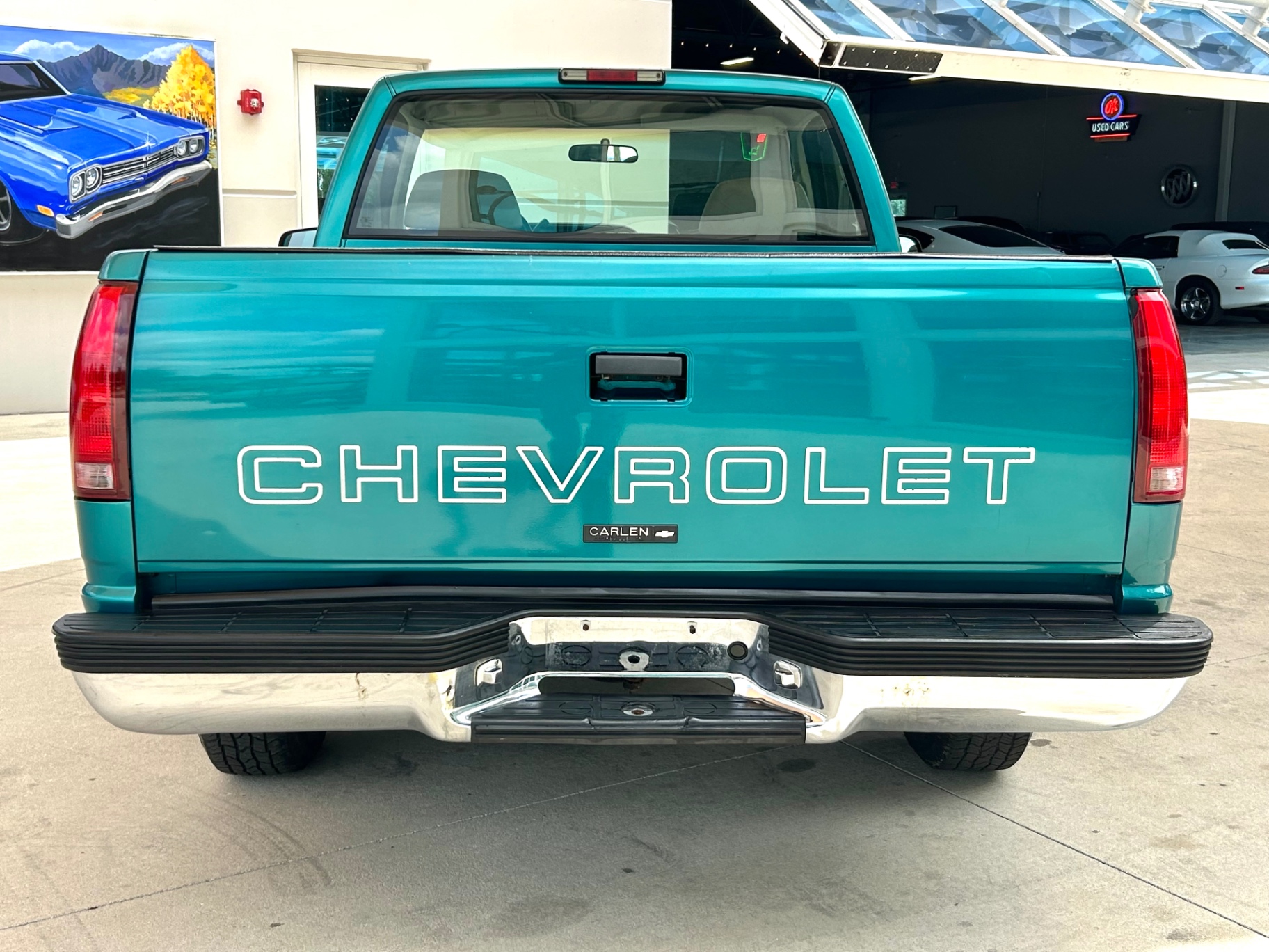 Vehicle photo 6