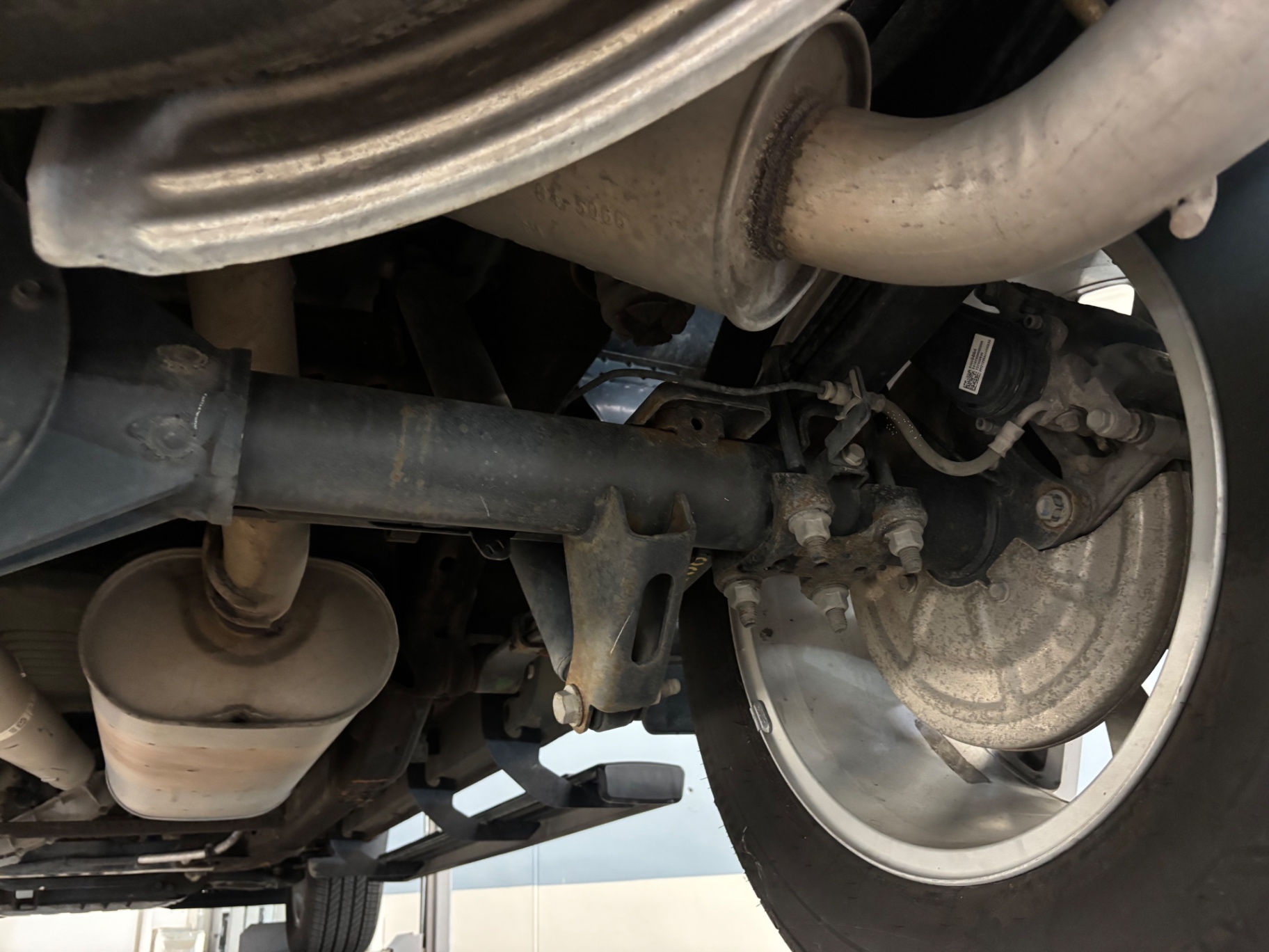 Vehicle photo 32