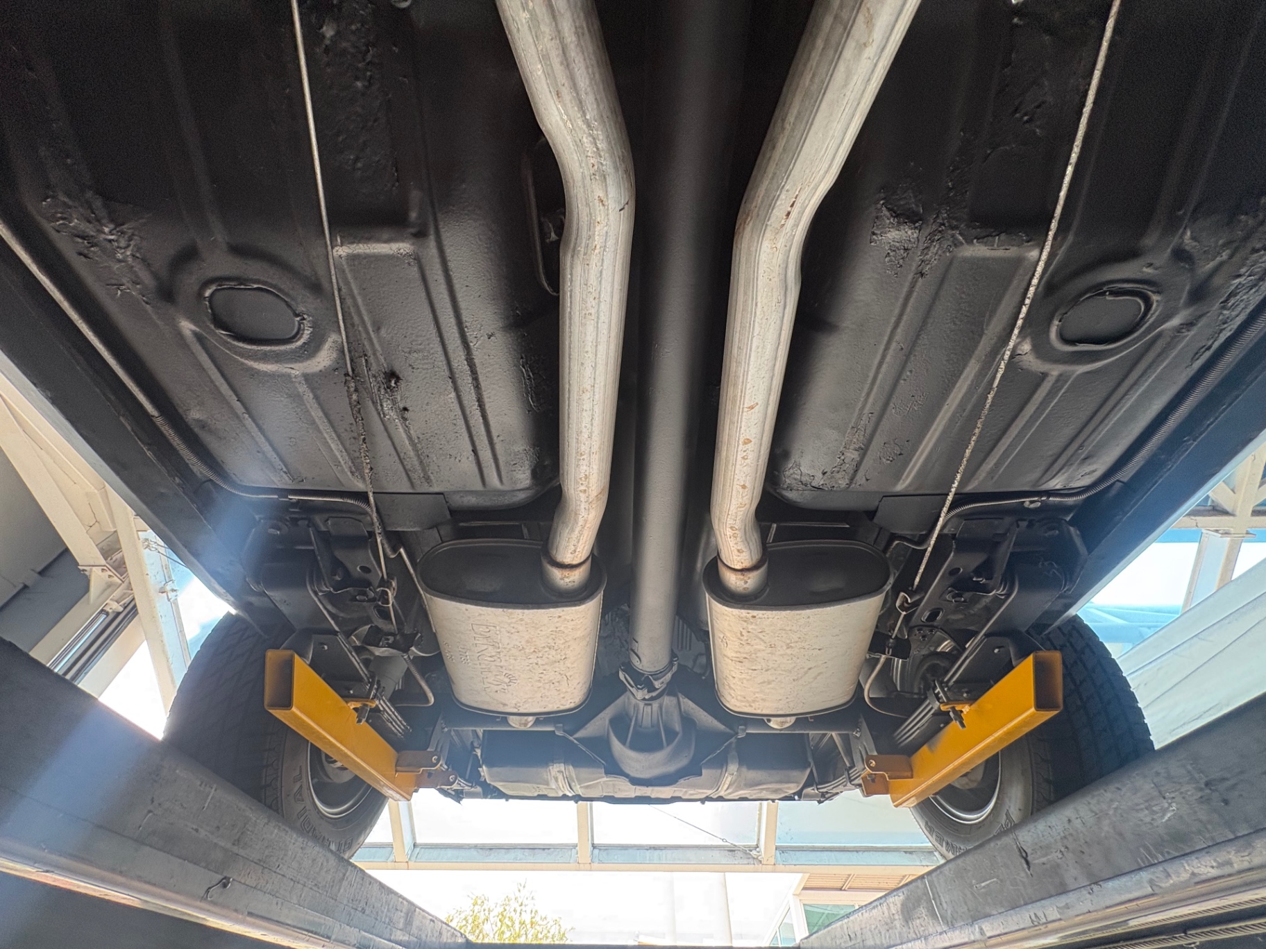 Vehicle photo 59