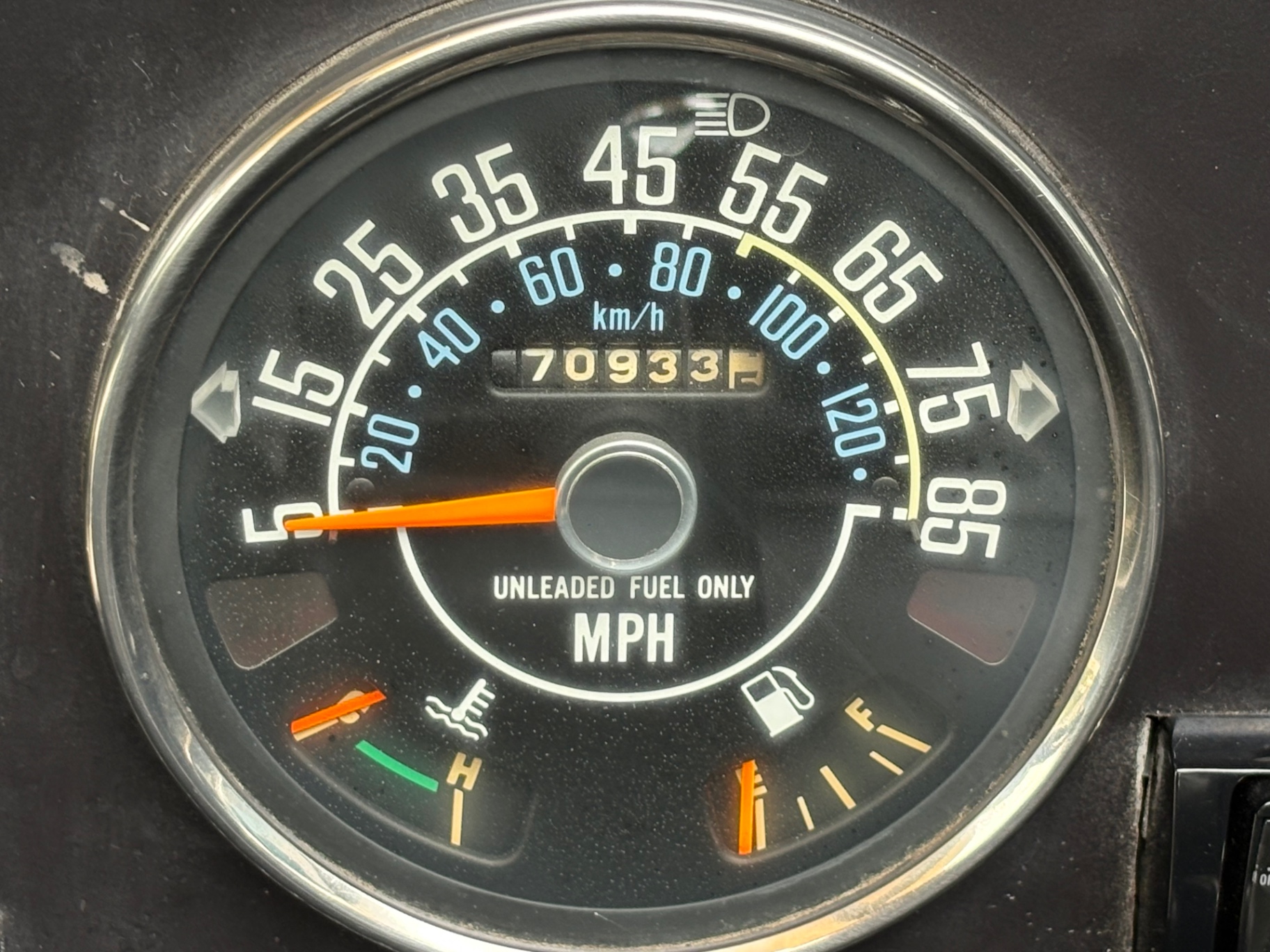 Vehicle photo 23