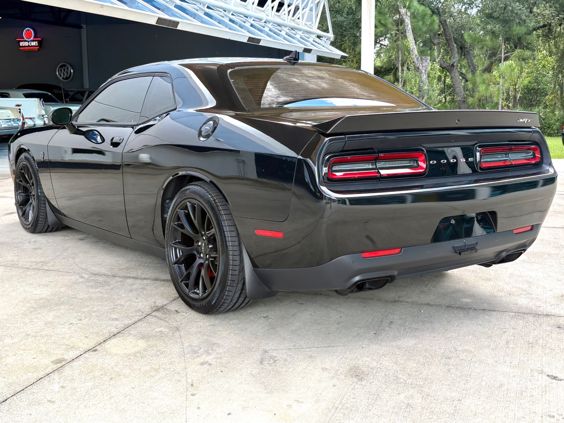 Vehicle photo 9