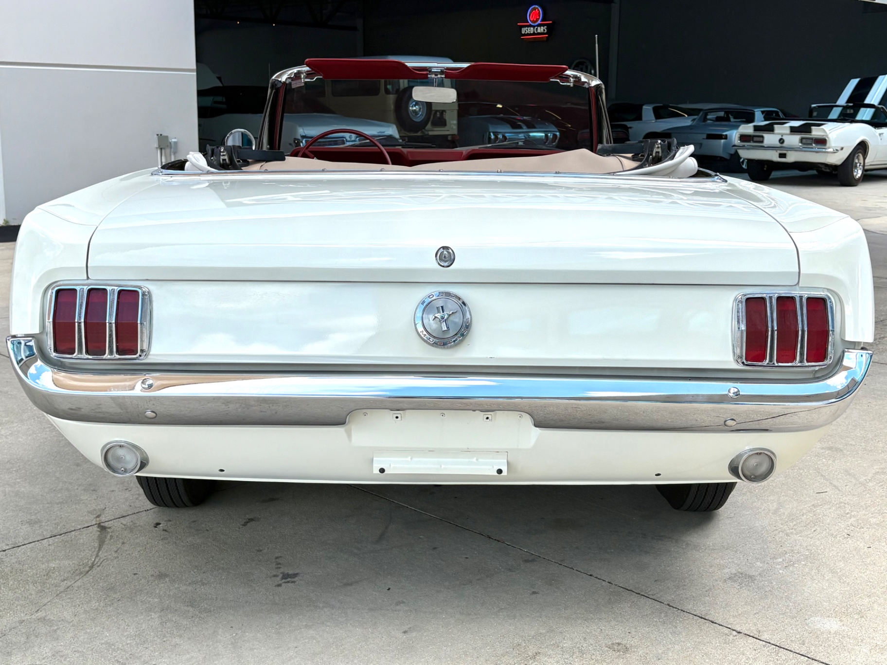 Vehicle photo 7