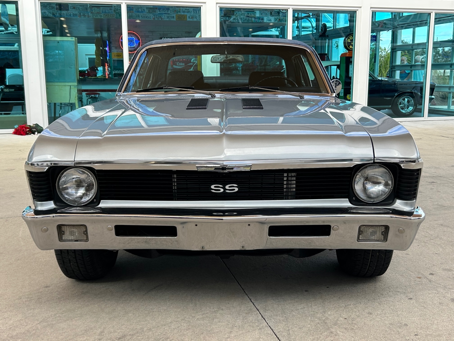 Vehicle photo 2