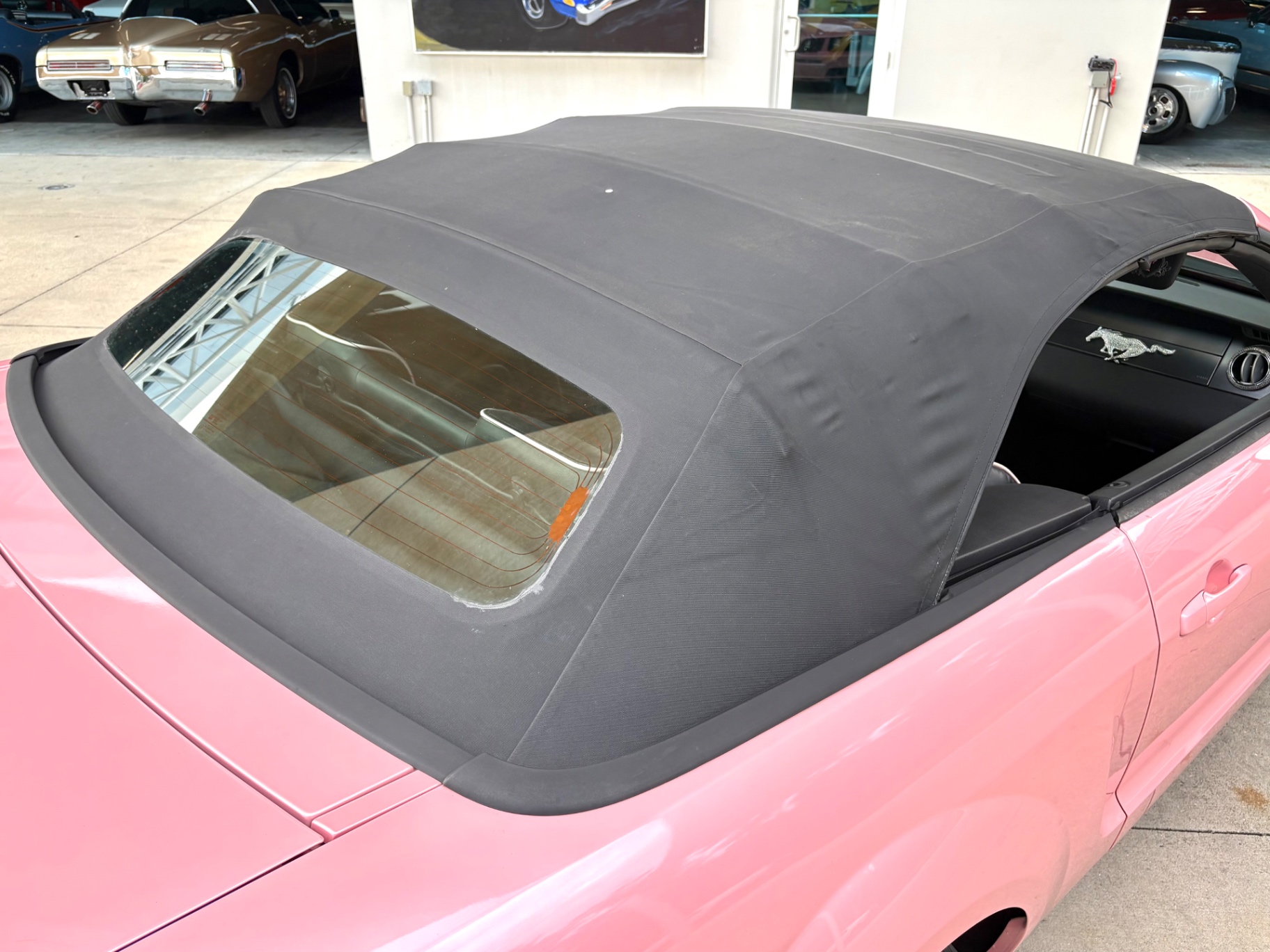 Vehicle photo 26