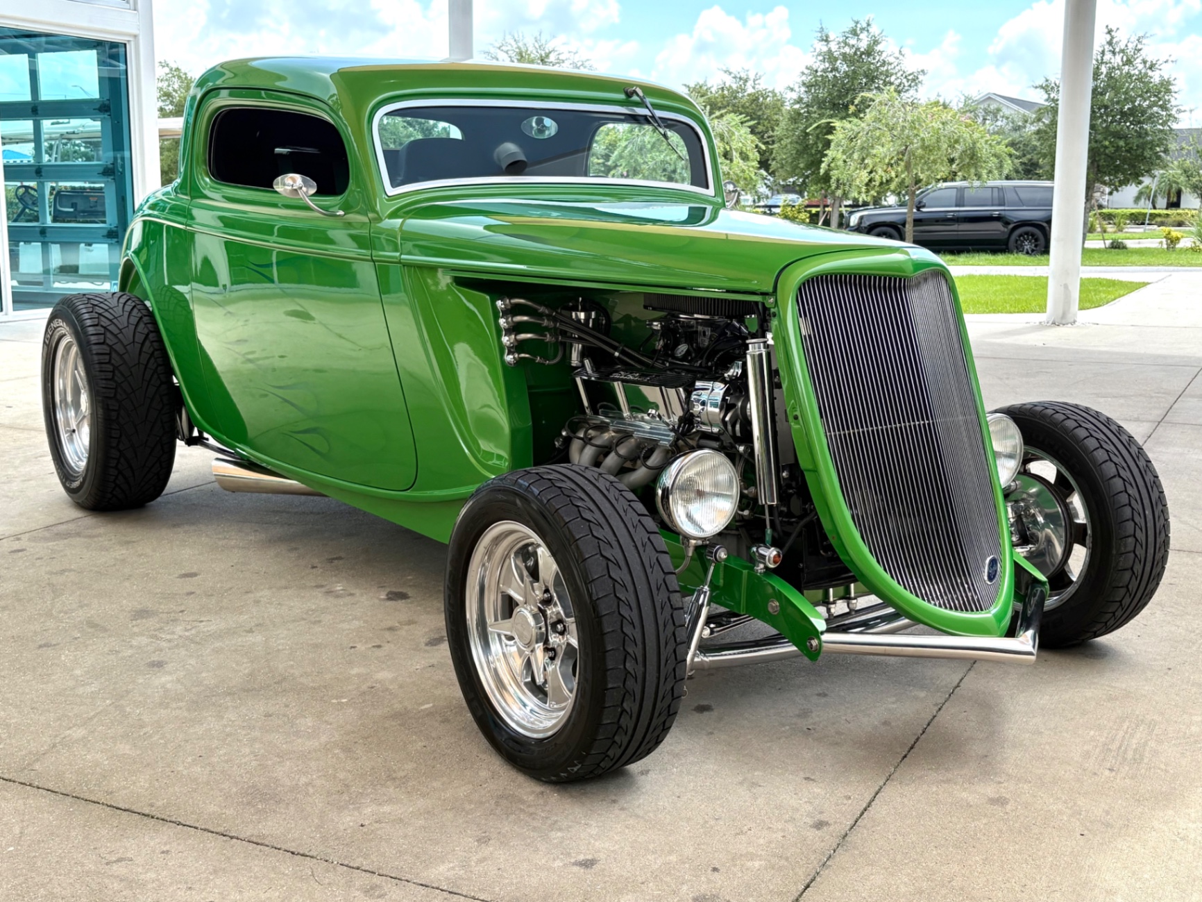 Vehicle photo 3