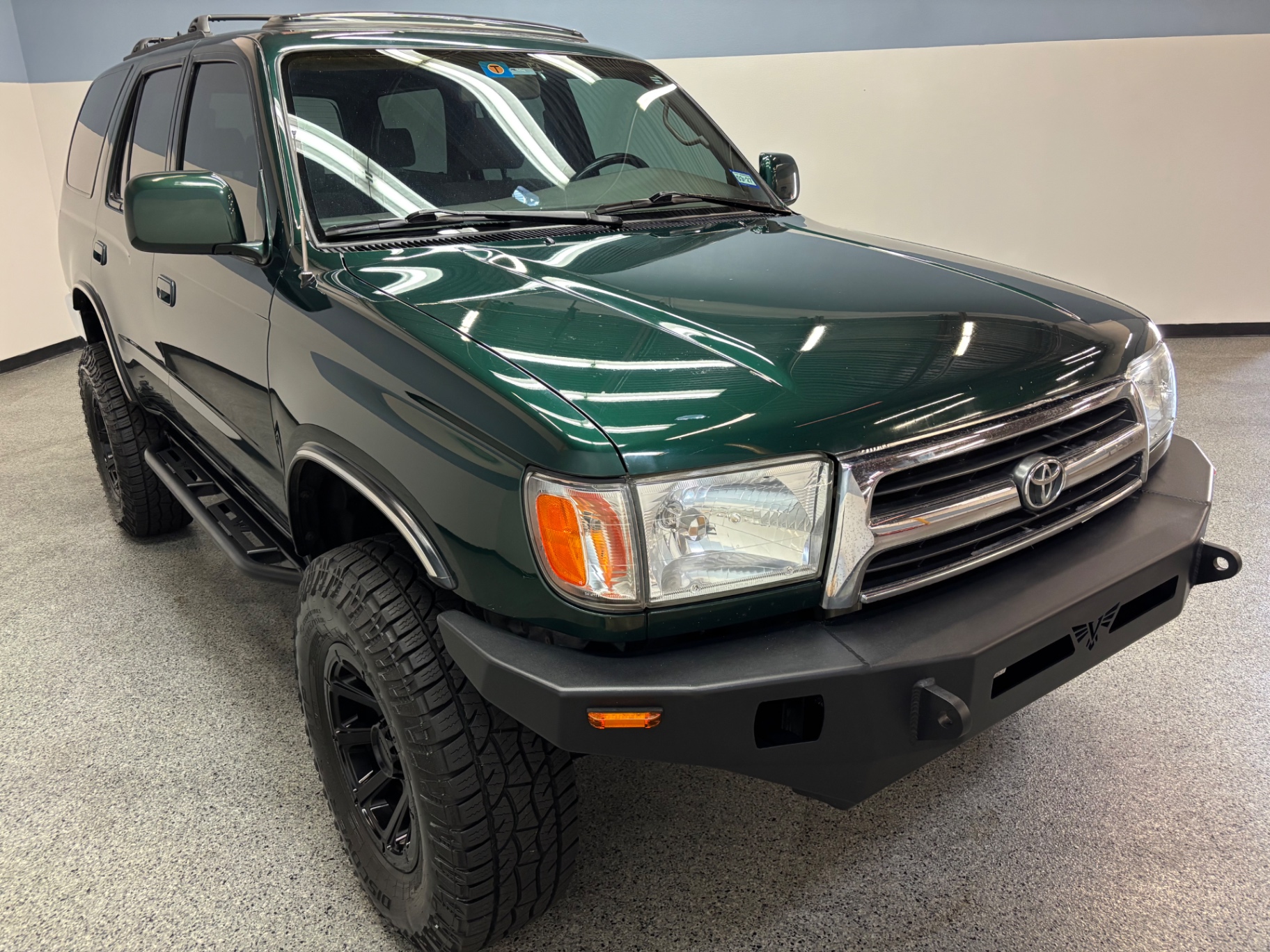 Vehicle photo 8