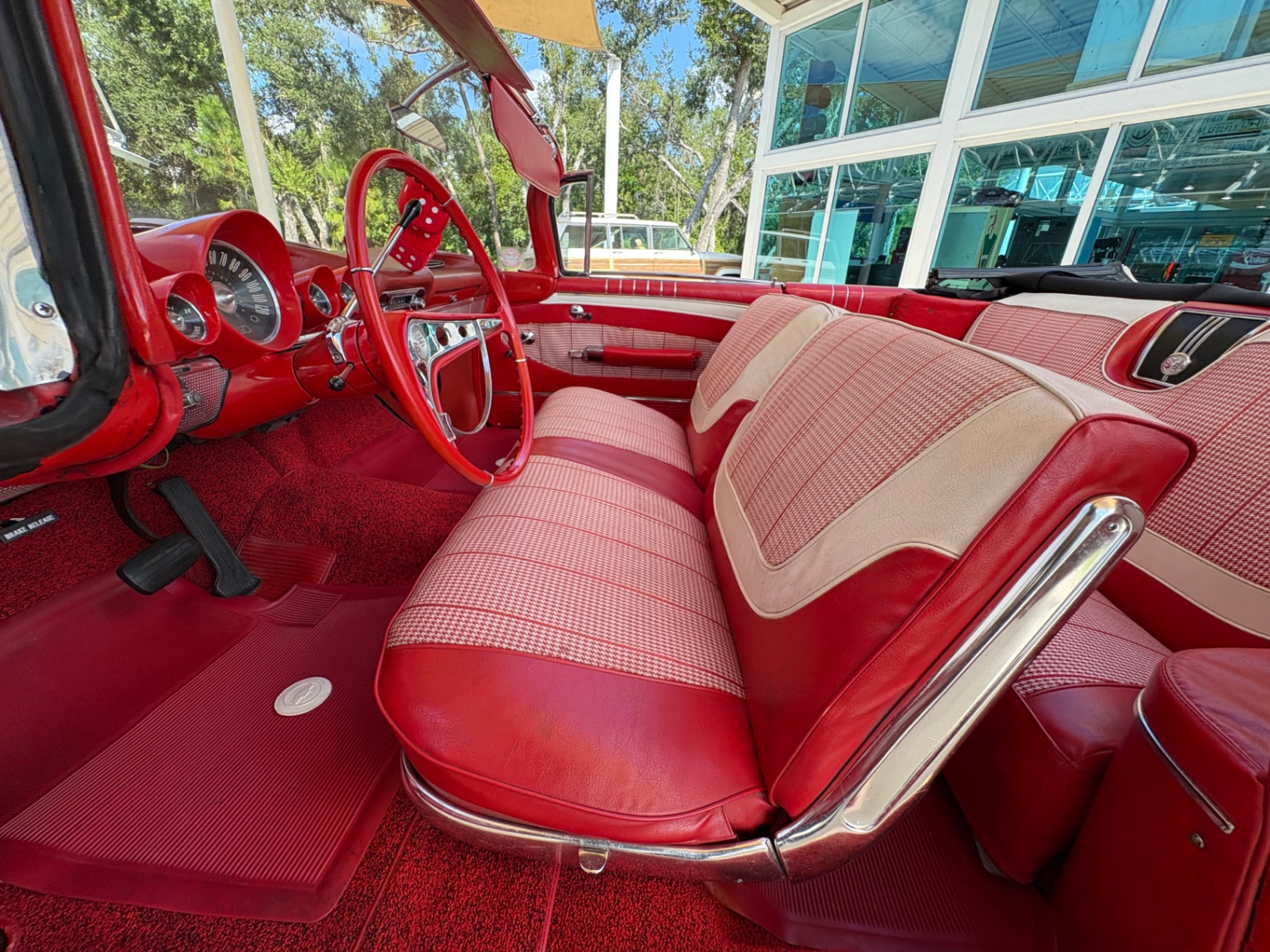 Vehicle photo 36