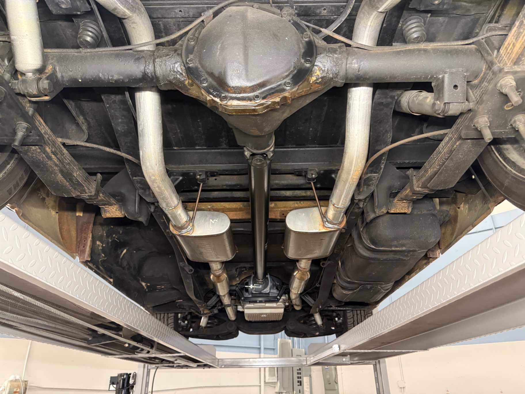 Vehicle photo 41