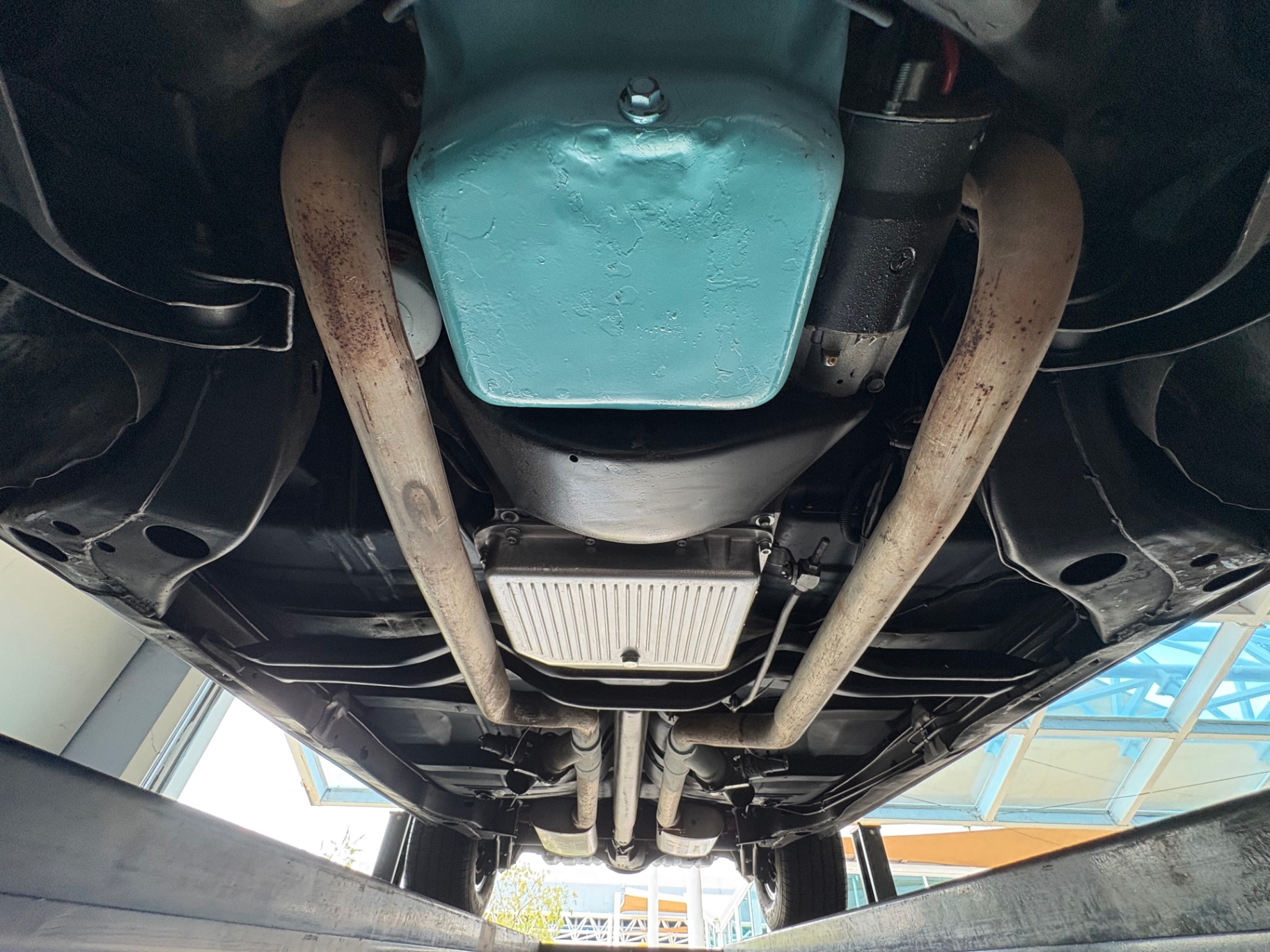 Vehicle photo 54