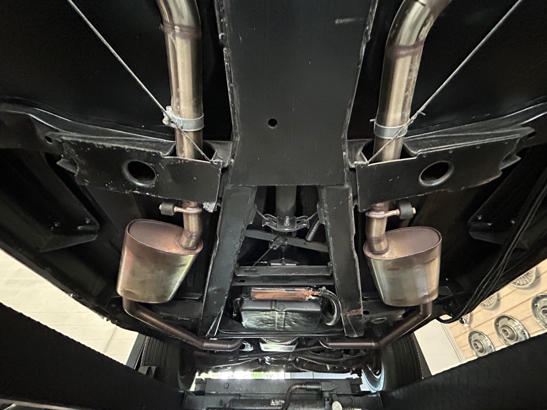 Vehicle photo 39