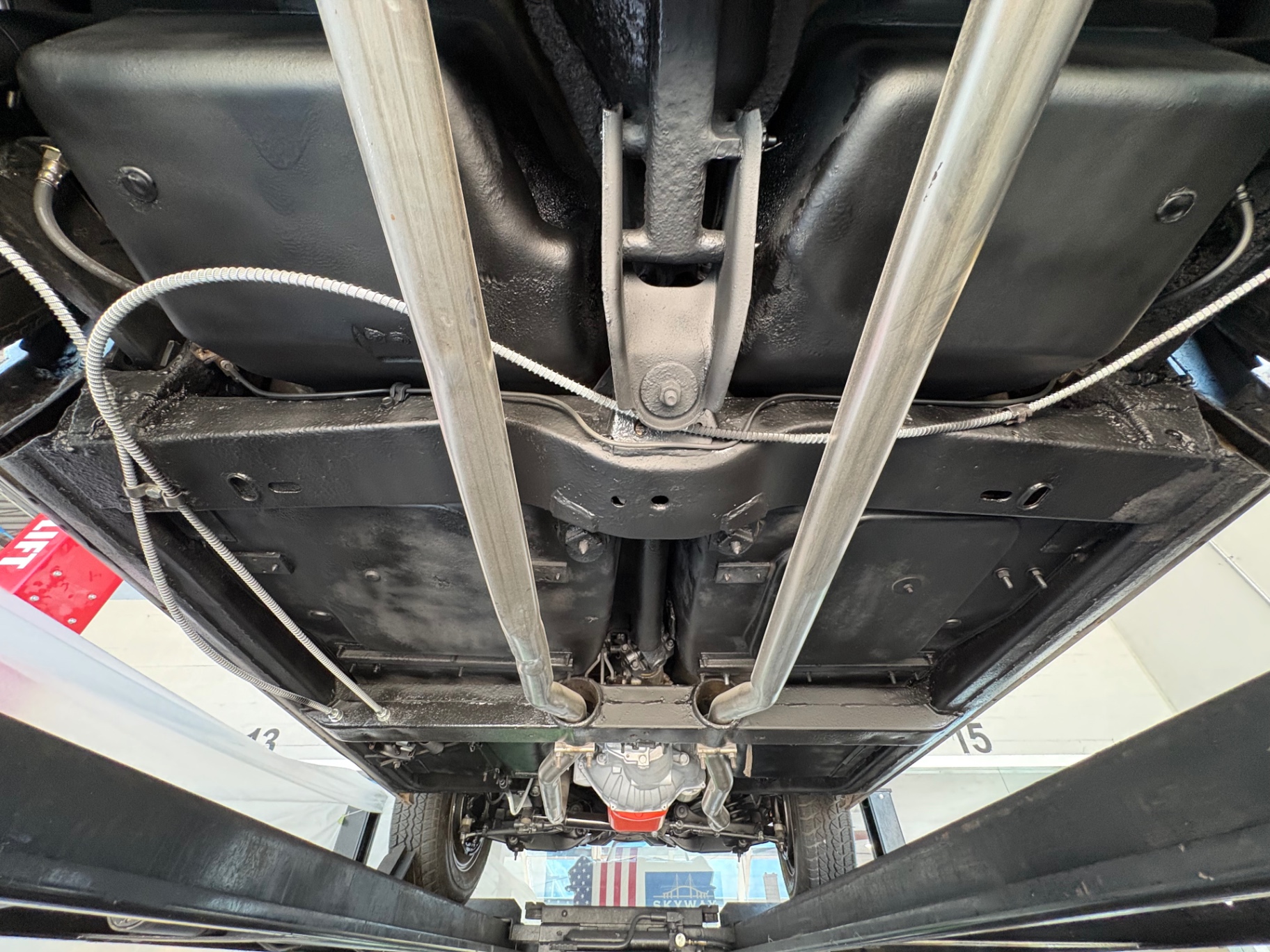 Vehicle photo 59