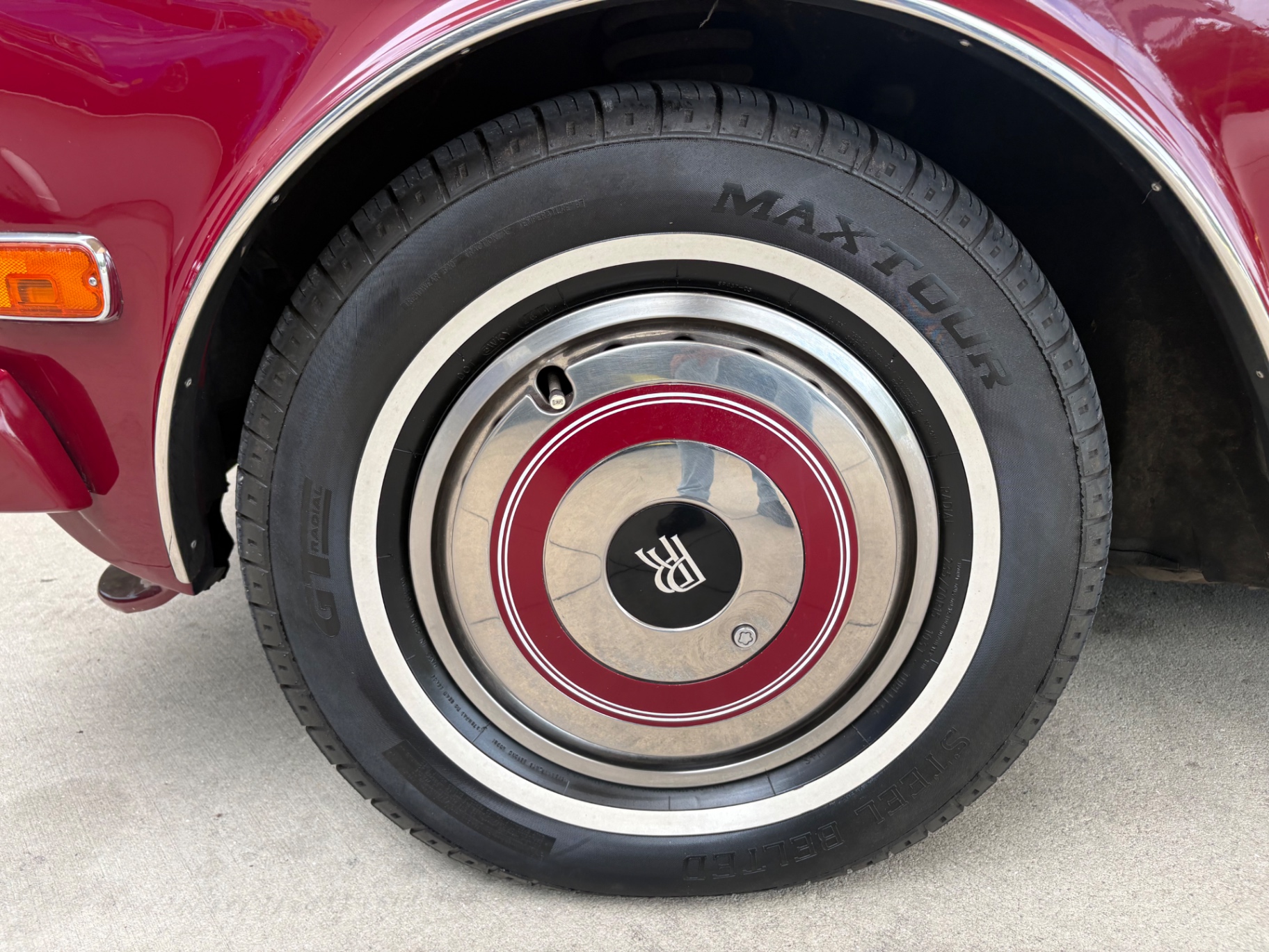Vehicle photo 27