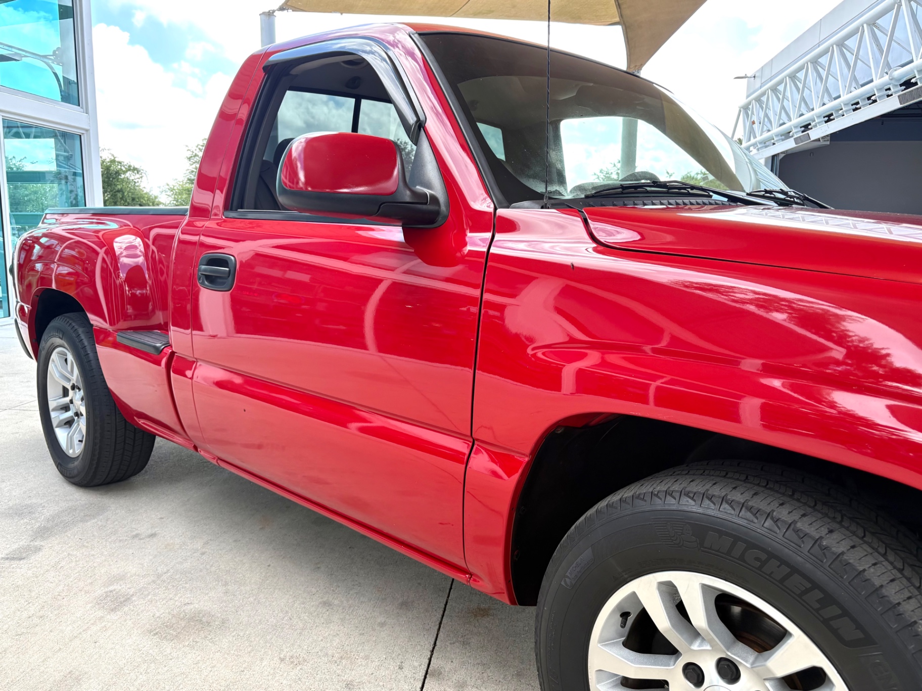 Vehicle photo 18