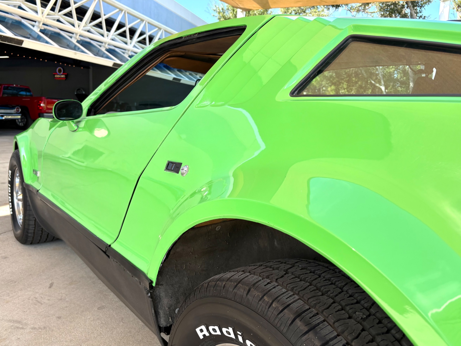Vehicle photo 14