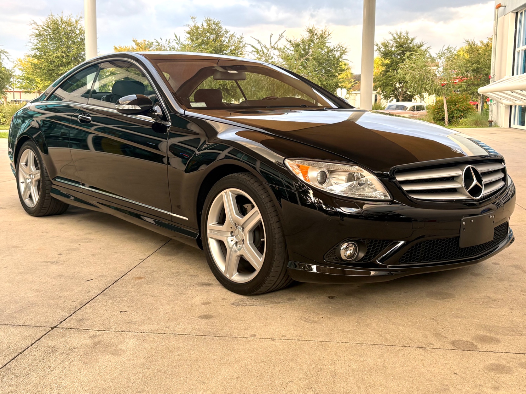 Vehicle photo 4