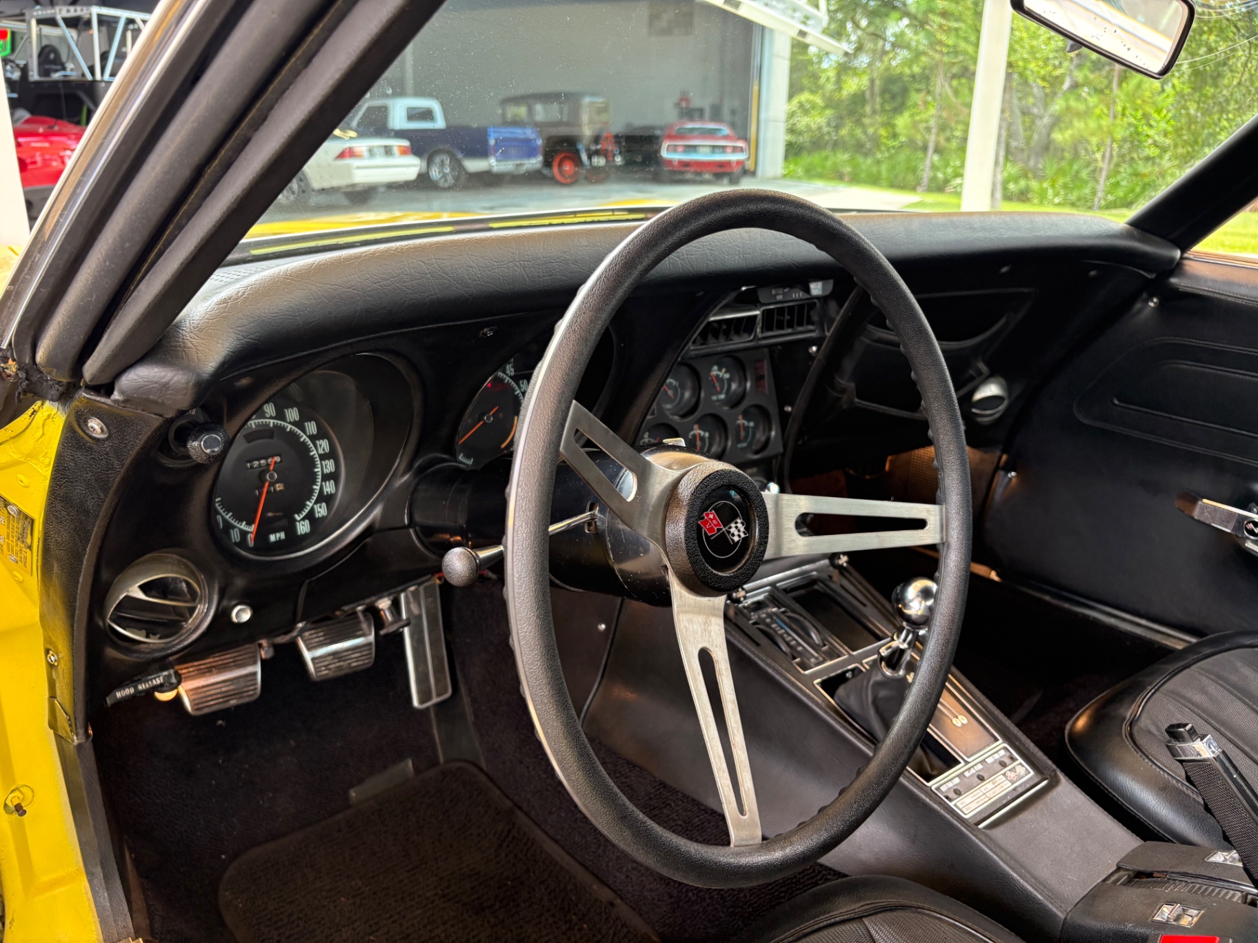 Vehicle photo 31
