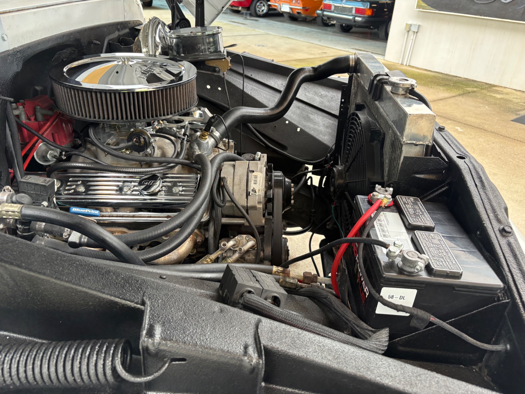 Vehicle photo 25
