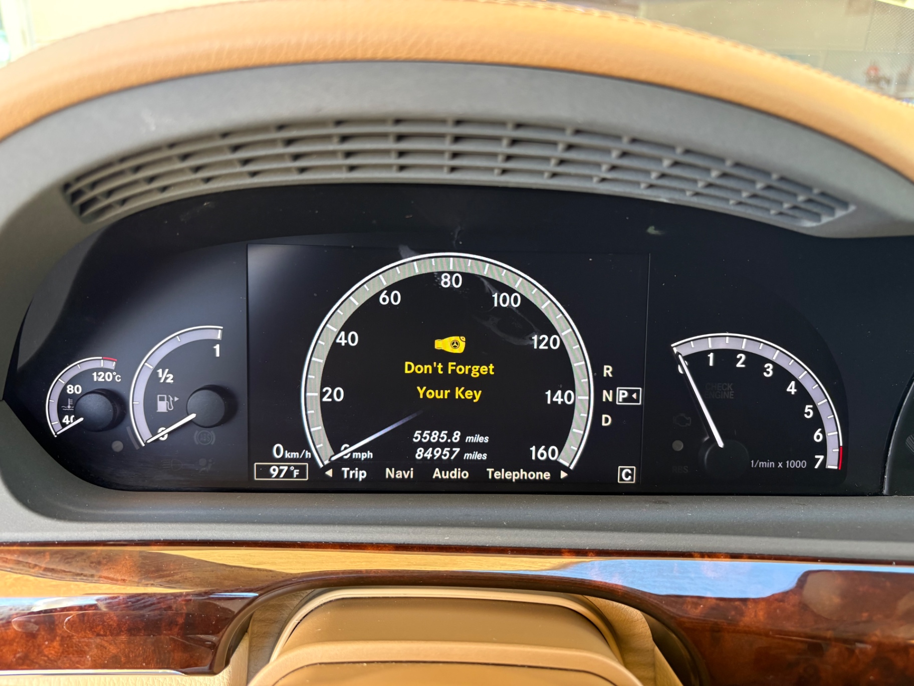 Vehicle photo 35