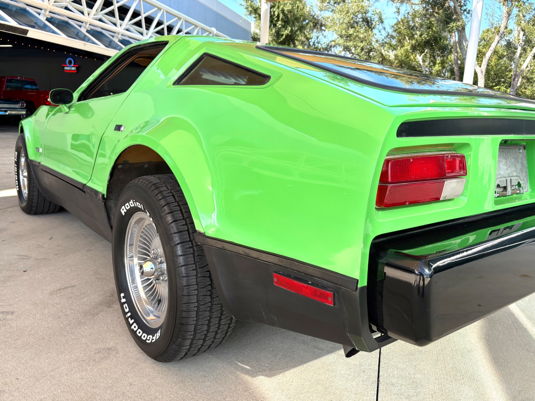 Vehicle photo 15