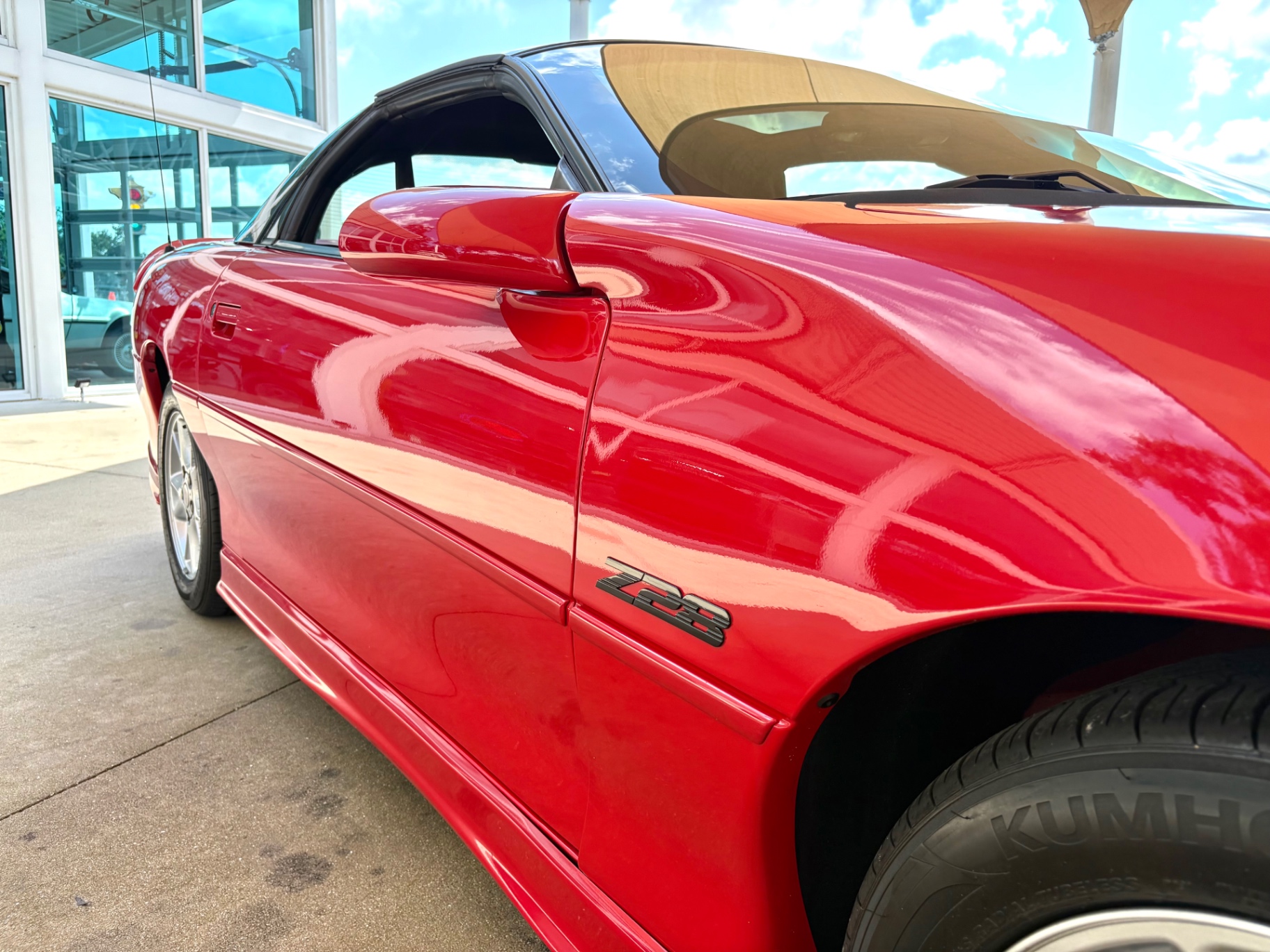 Vehicle photo 19