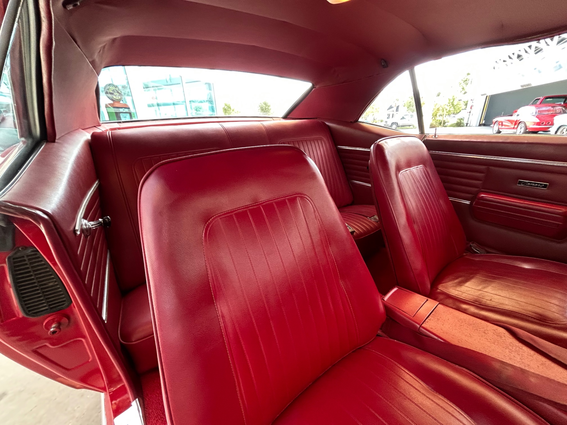 Vehicle photo 41