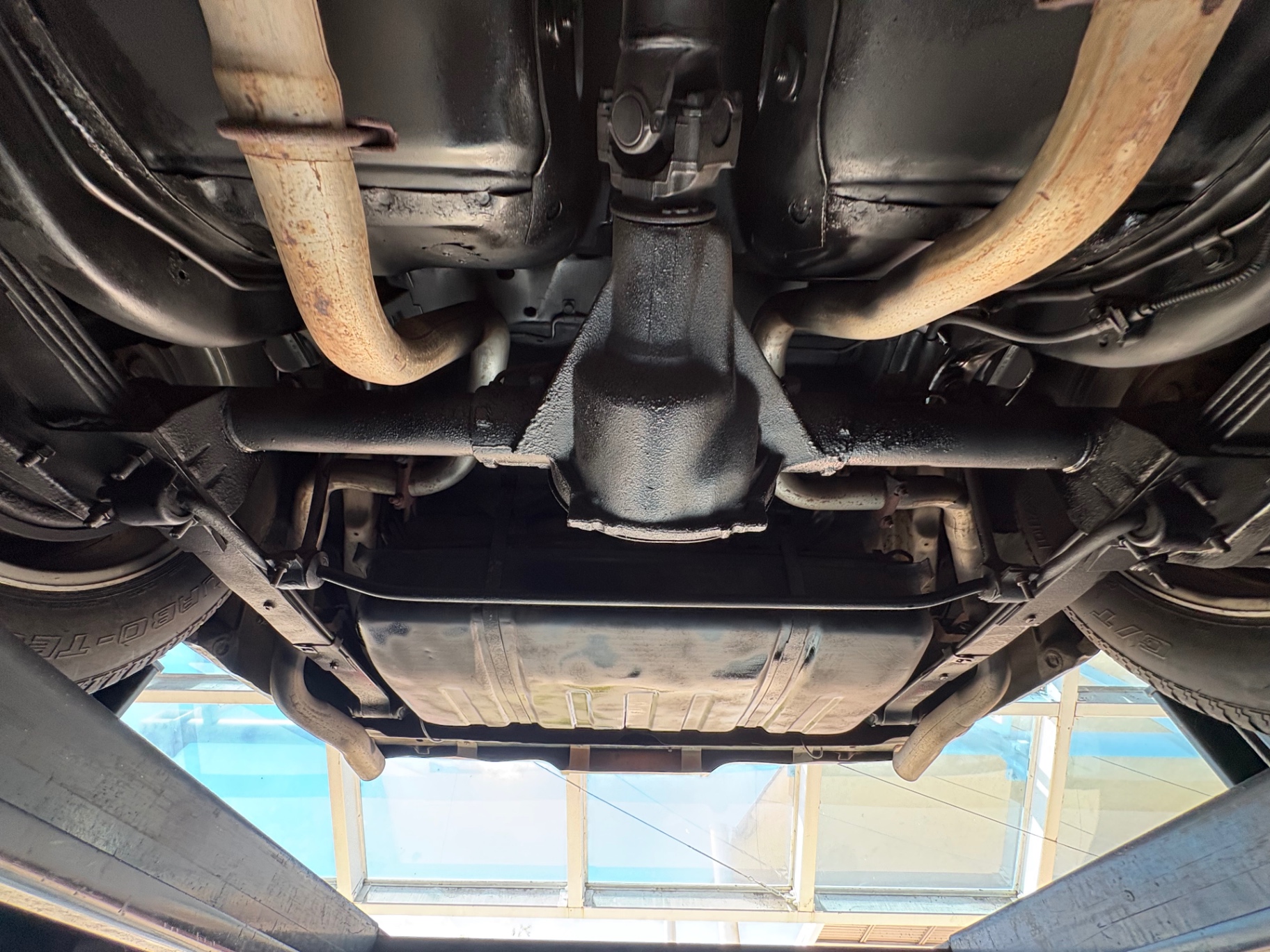 Vehicle photo 43
