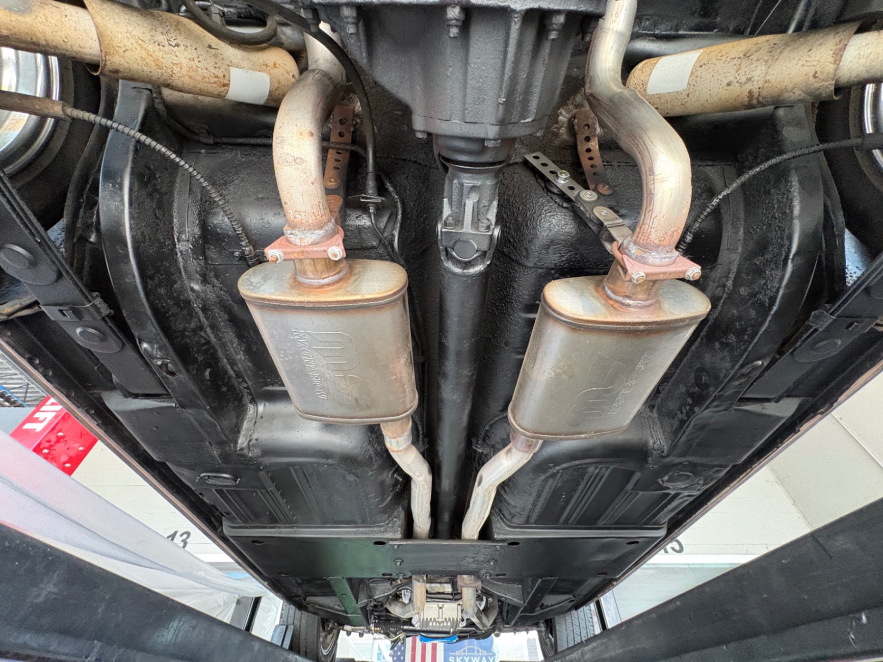 Vehicle photo 54