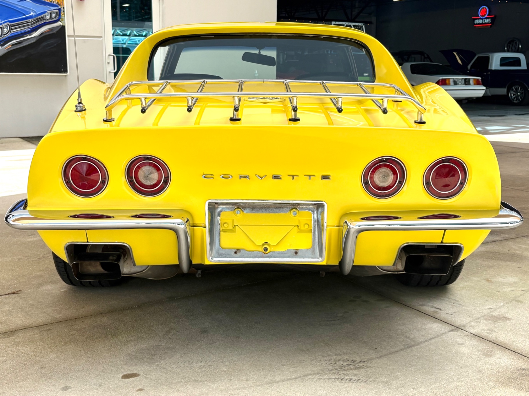Vehicle photo 7