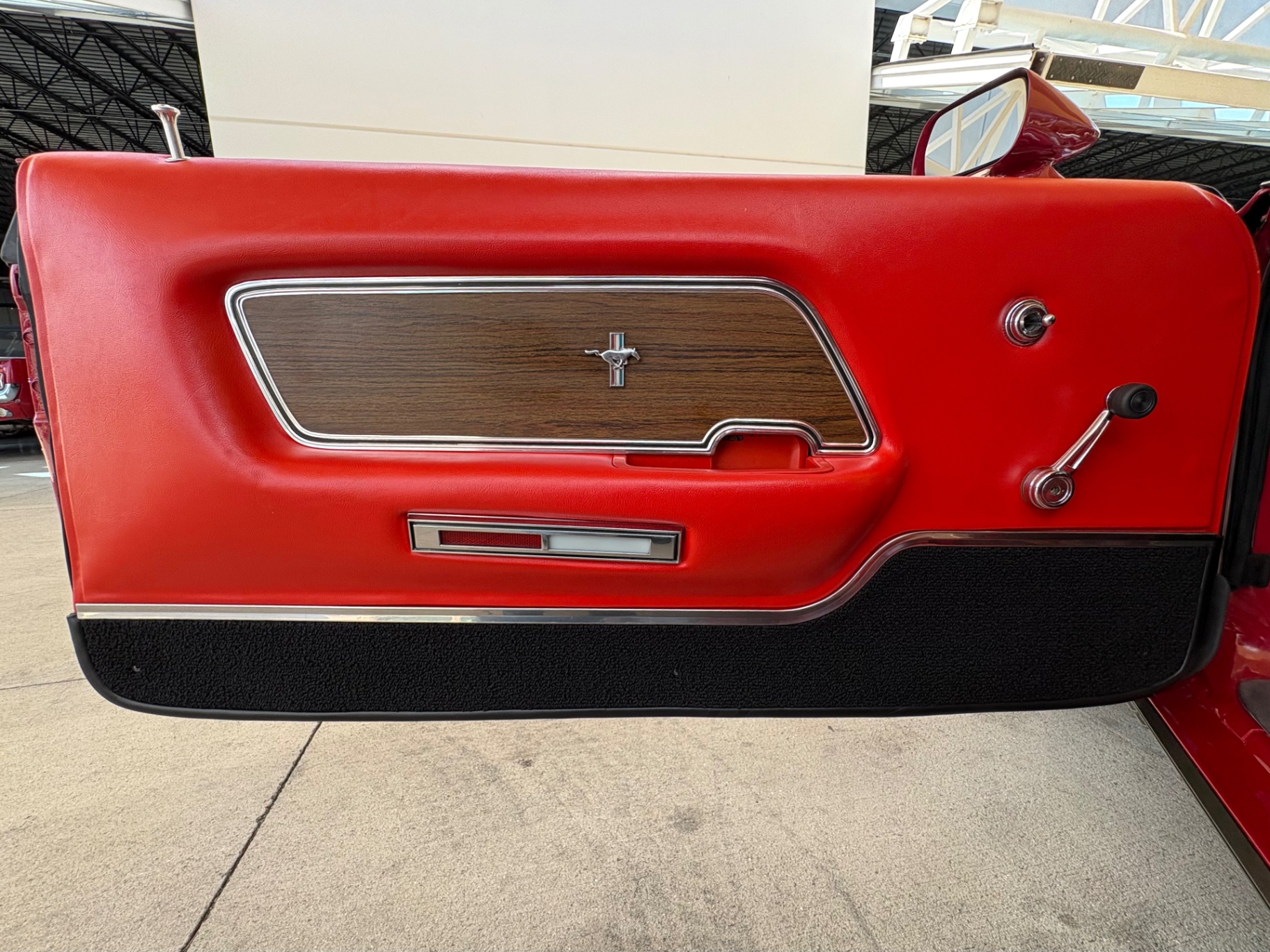 Vehicle photo 31