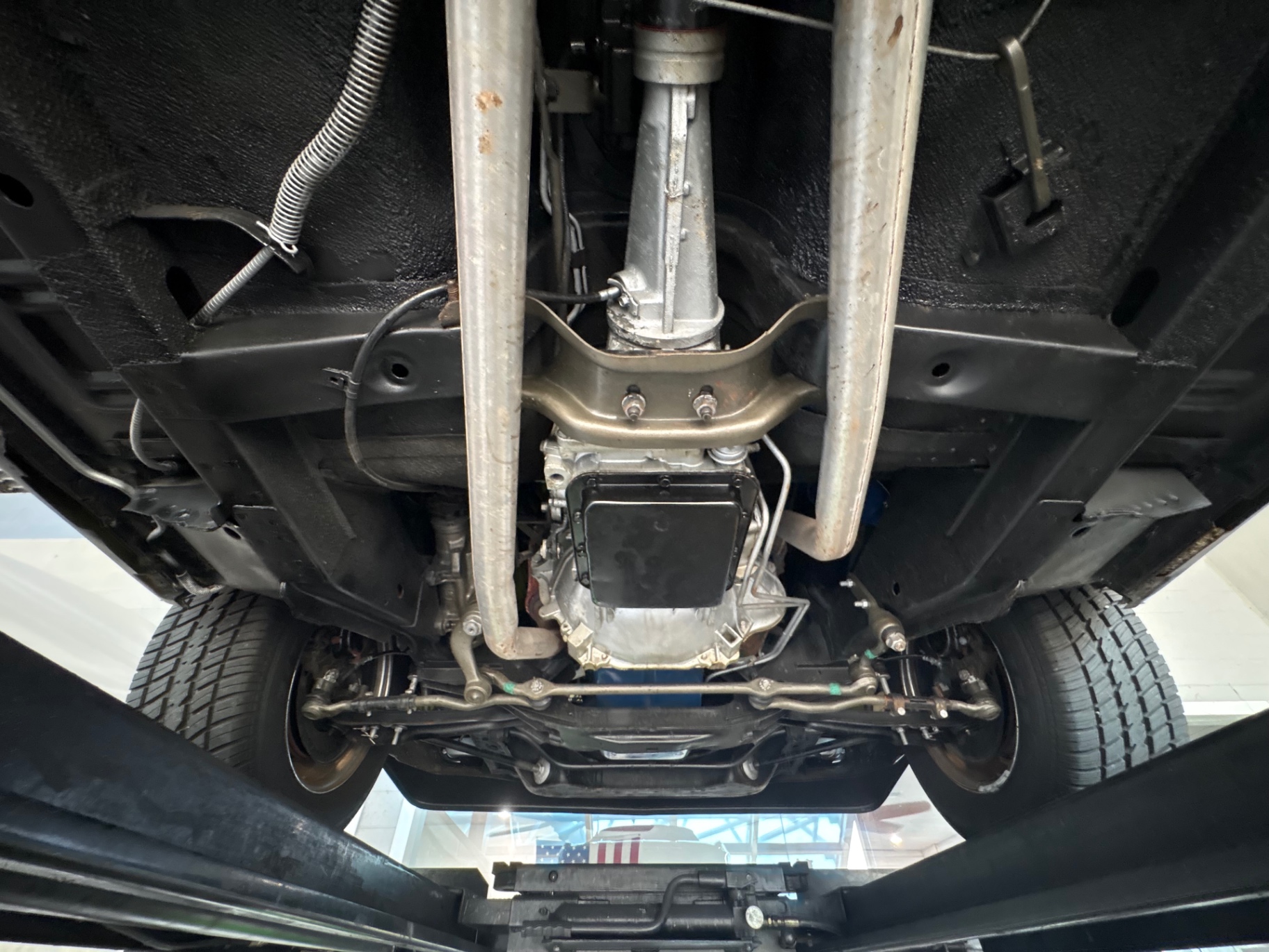 Vehicle photo 54