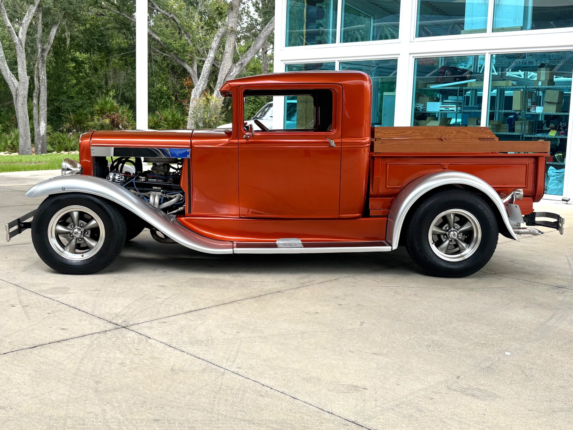 Vehicle photo 10