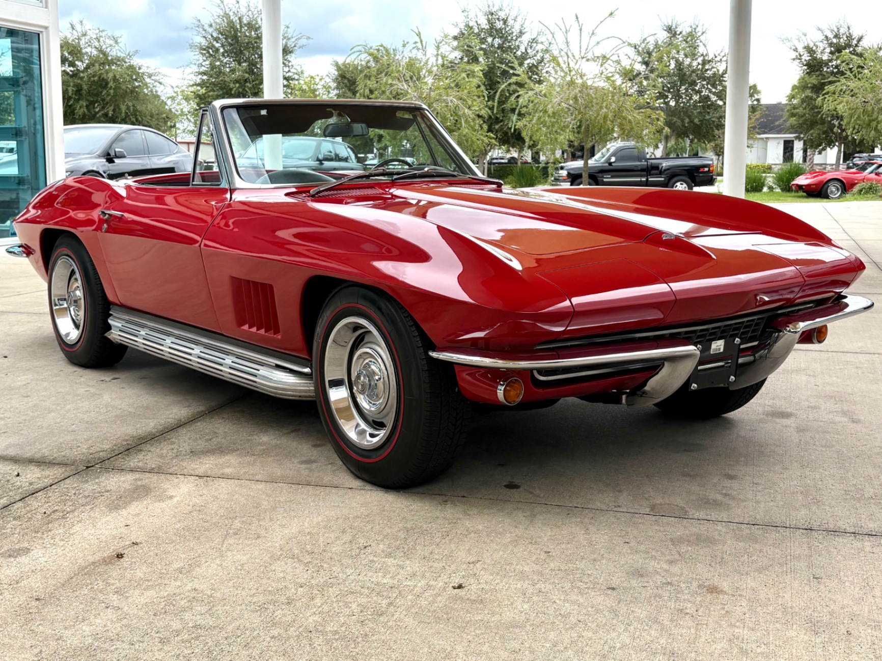 Vehicle photo 4