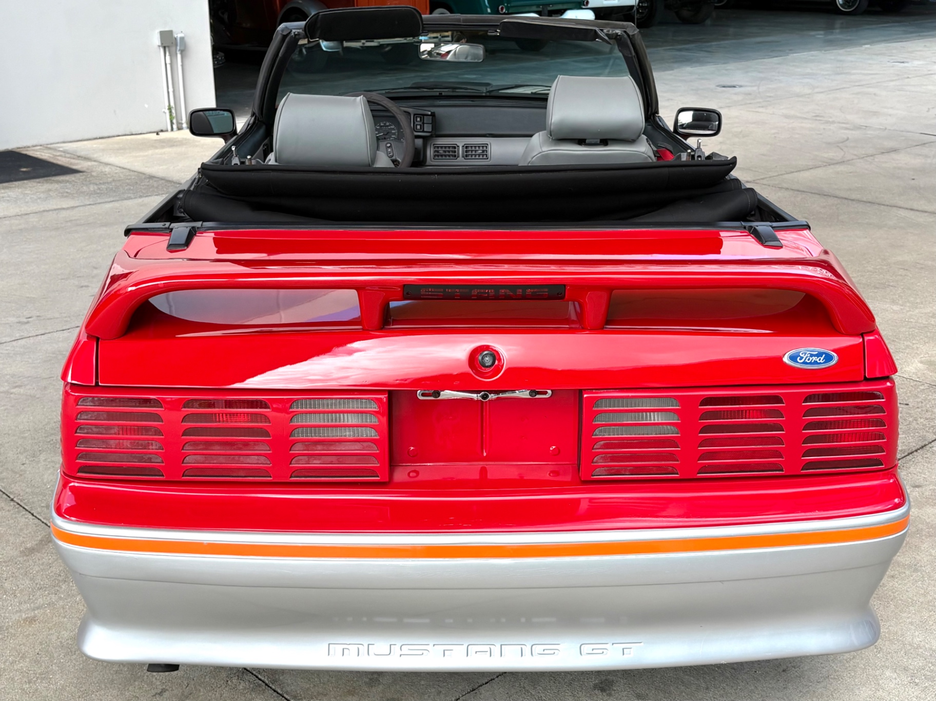 Vehicle photo 8