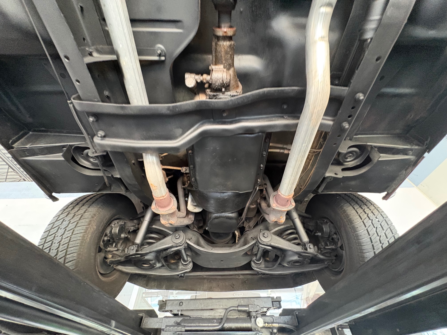 Vehicle photo 50