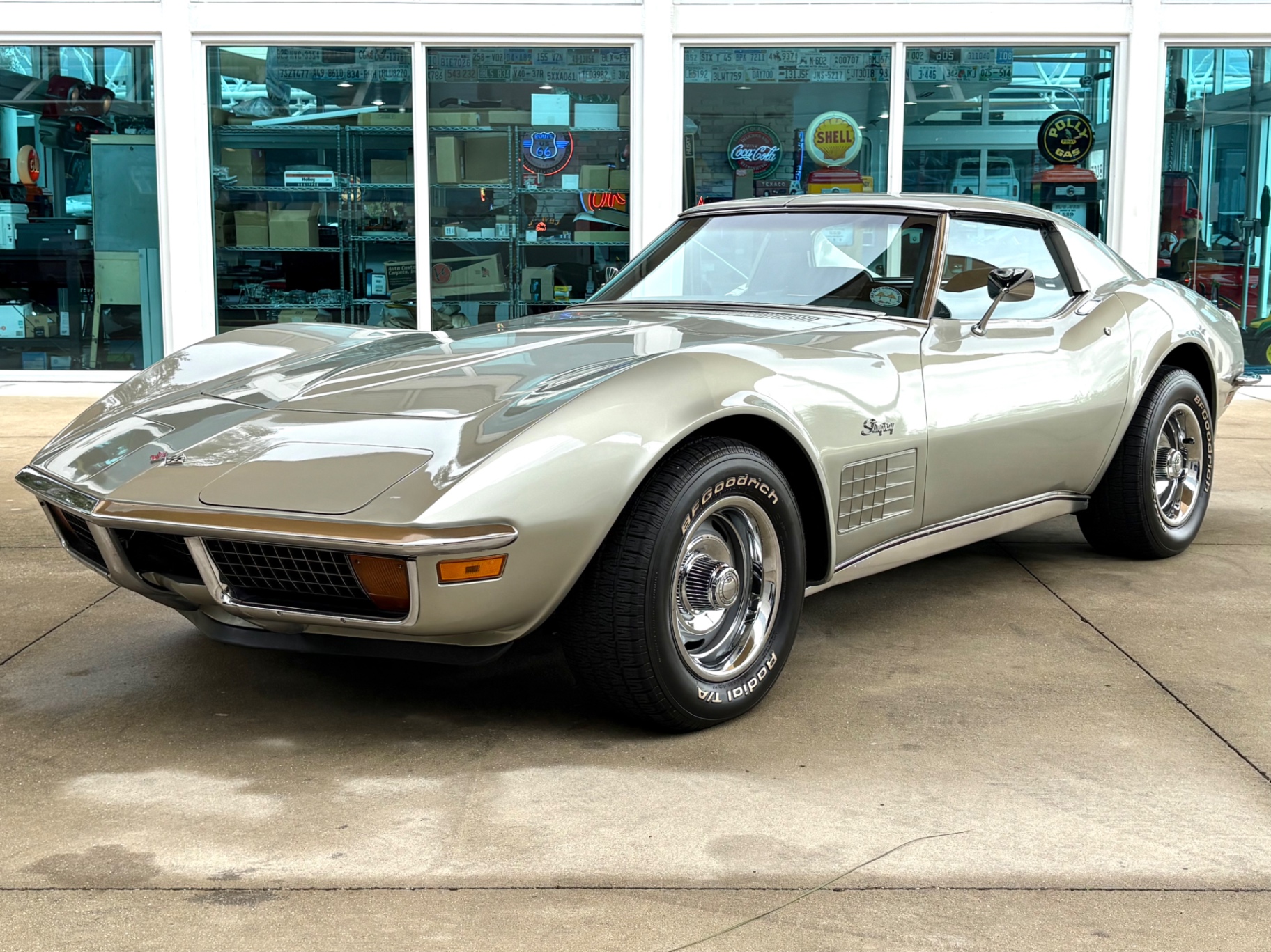 Vehicle photo 1