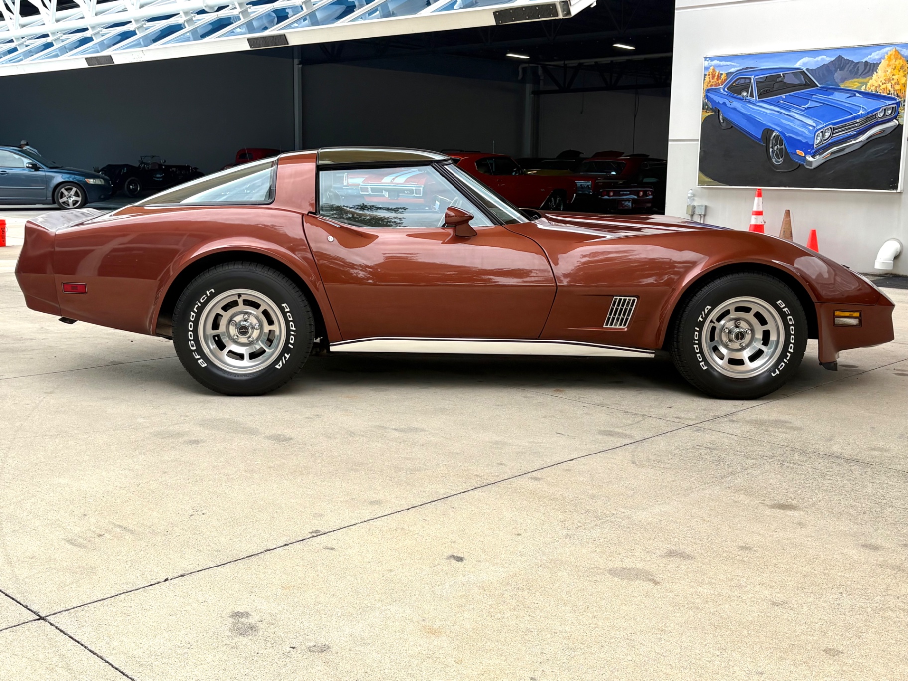 Vehicle photo 5