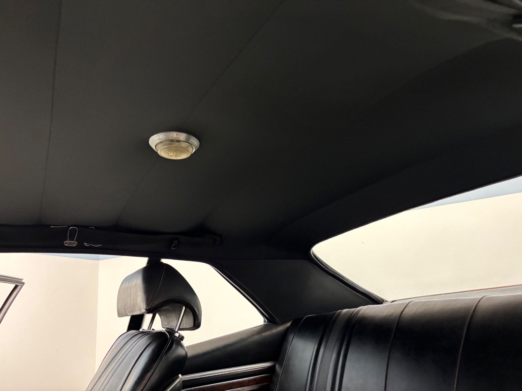Vehicle photo 29