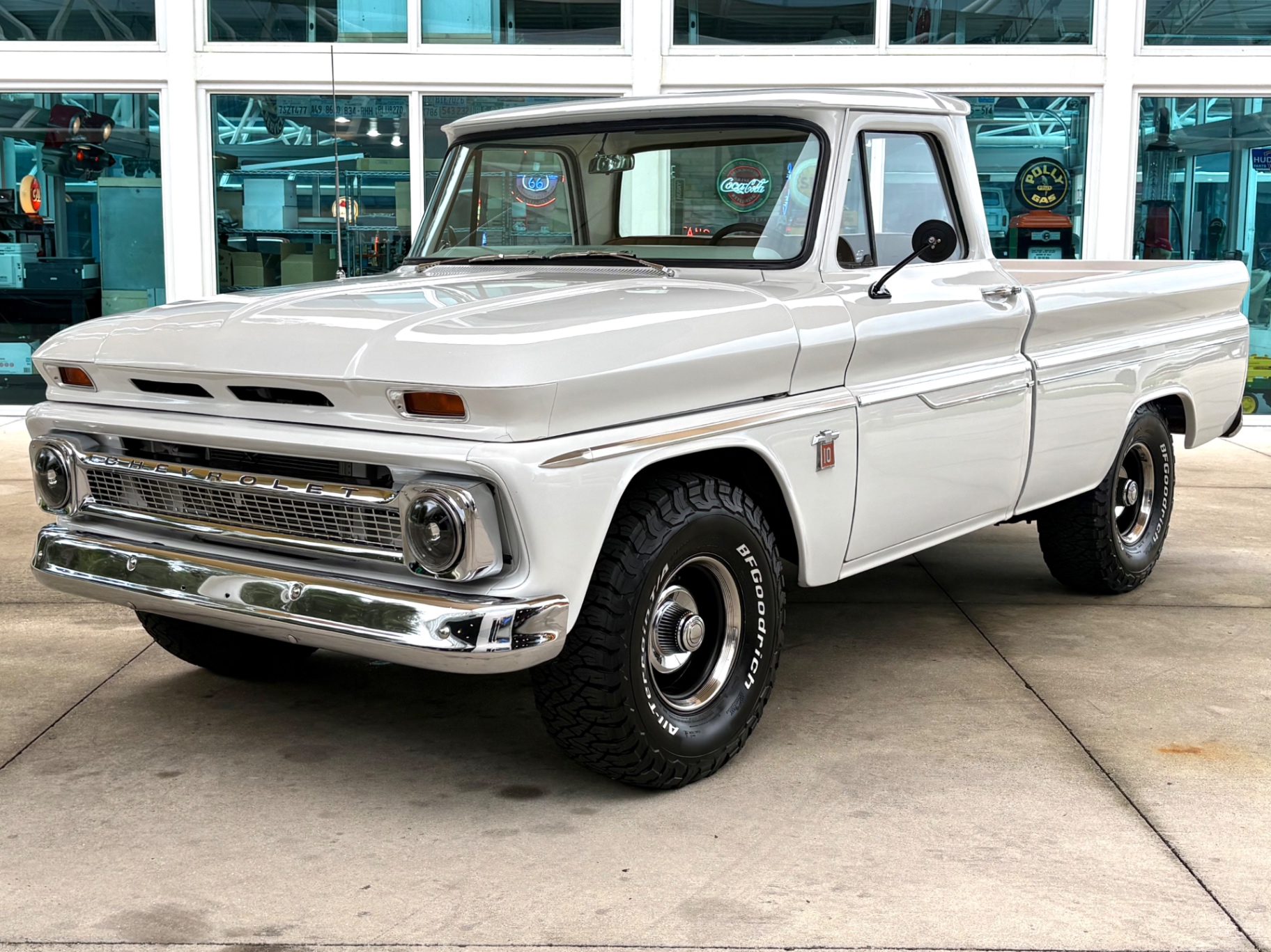 Vehicle photo 1