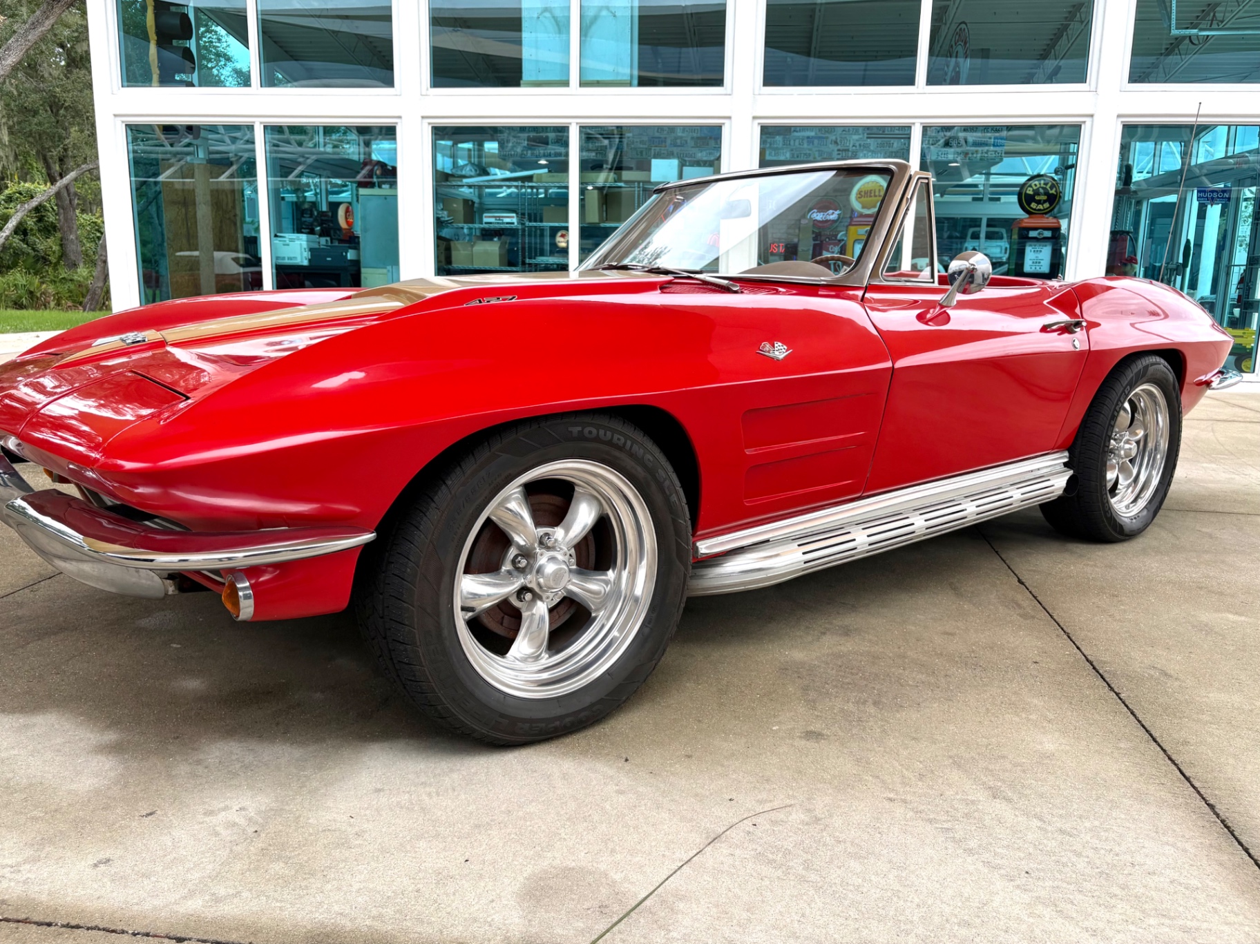 Vehicle photo 12