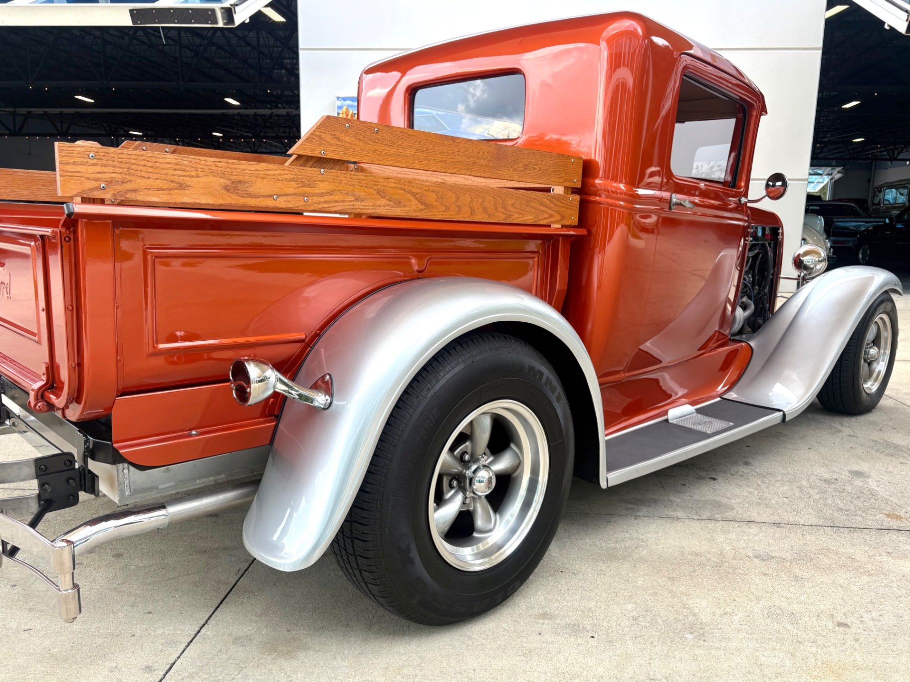 Vehicle photo 16