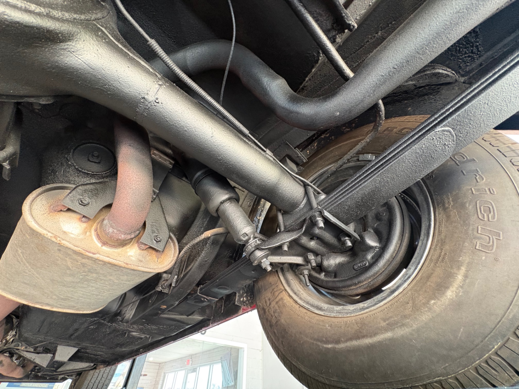 Vehicle photo 48