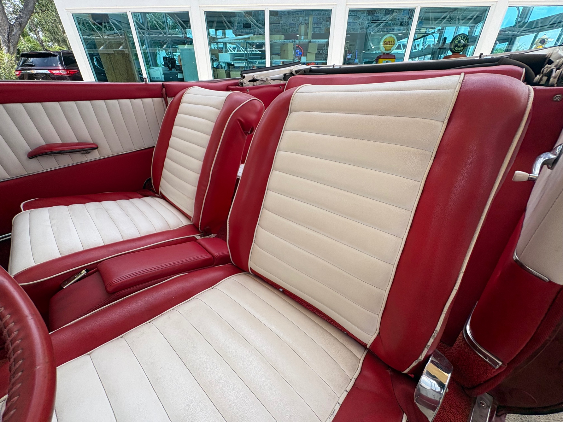 Vehicle photo 40